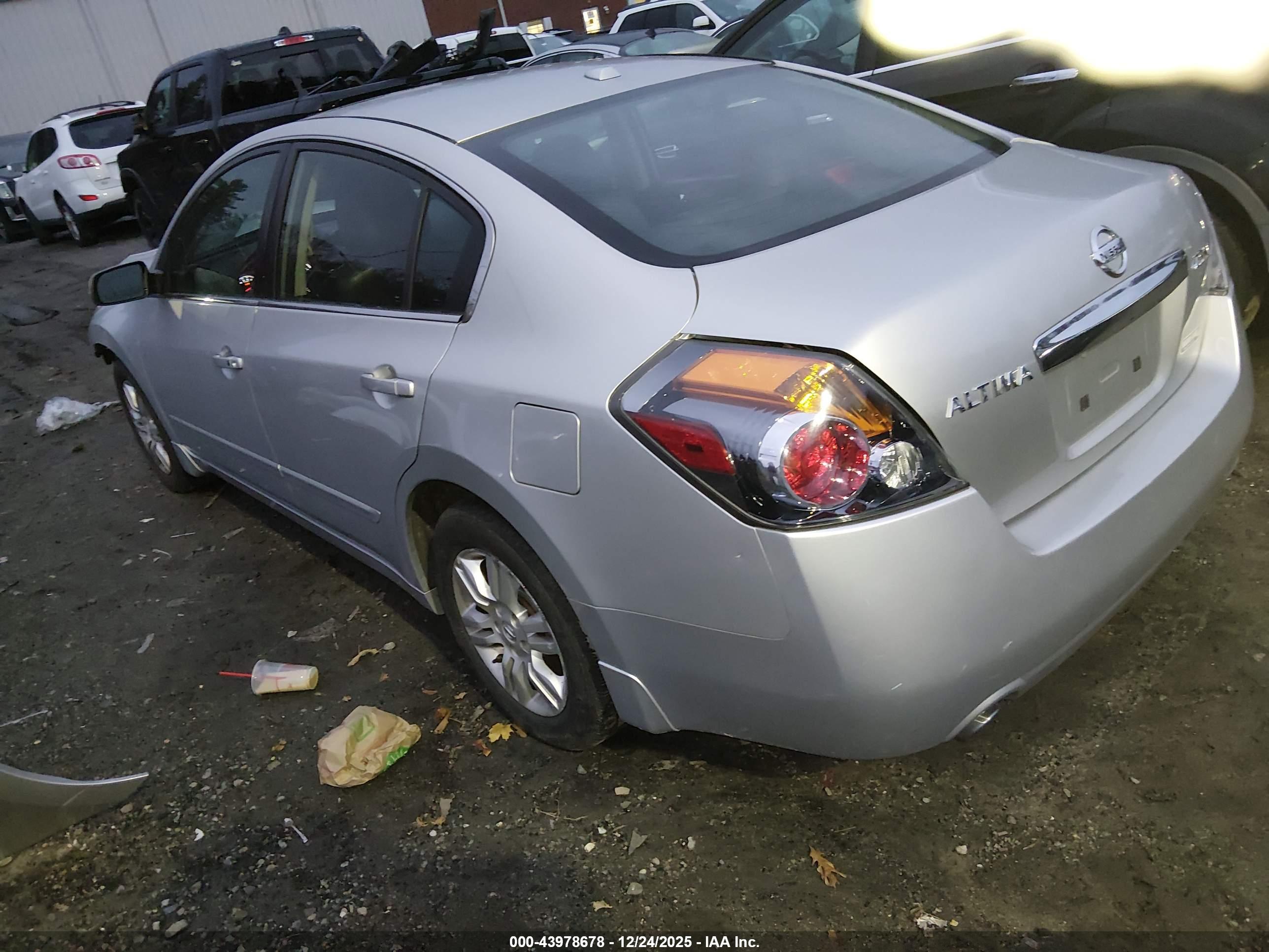 NISSAN ALTIMA image 3