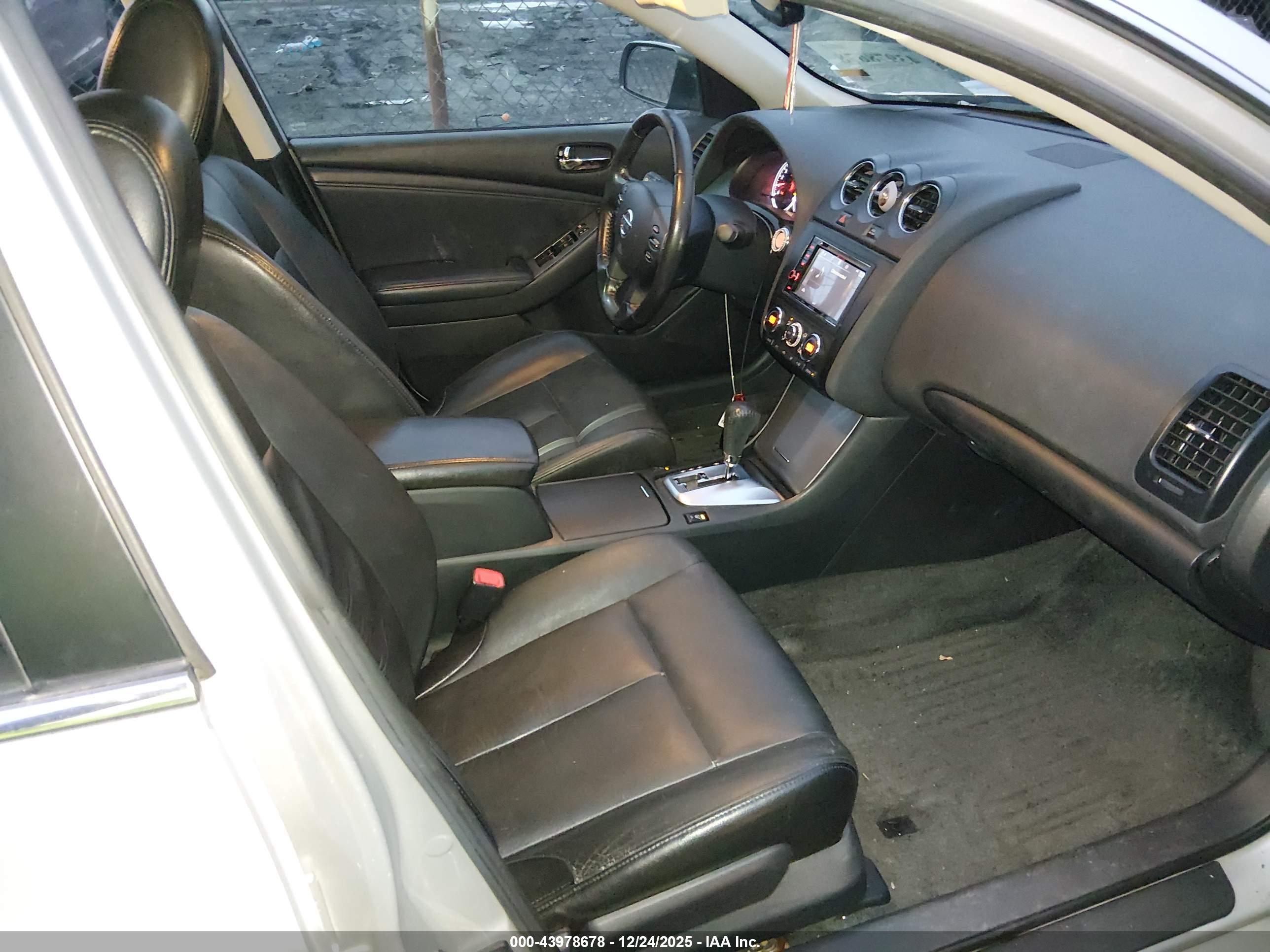 NISSAN ALTIMA image 5
