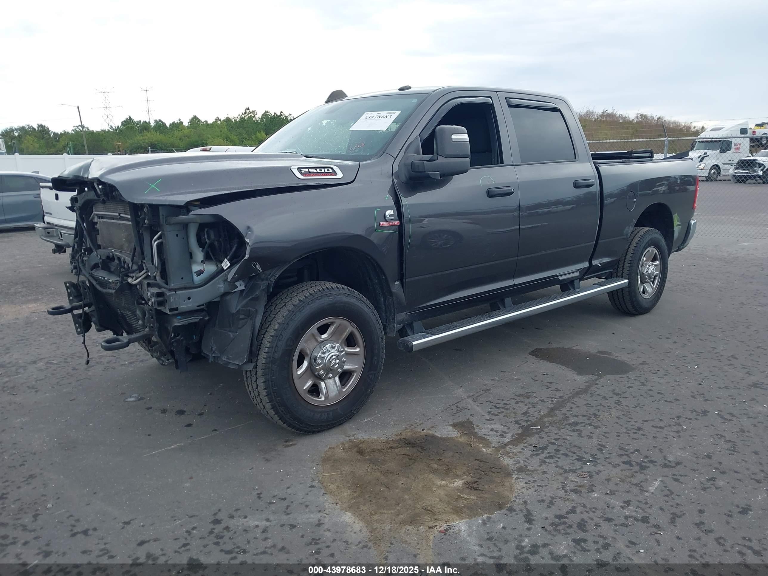 RAM 2500 image 2
