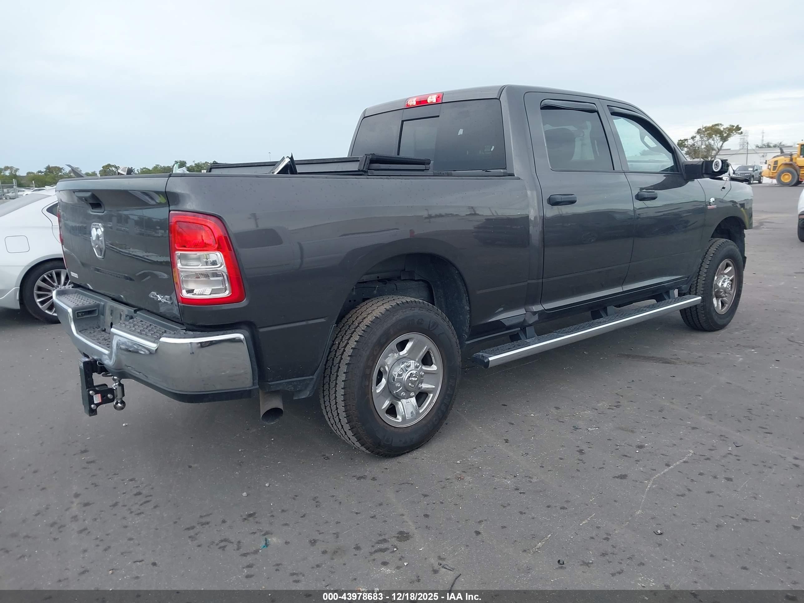 RAM 2500 image 4