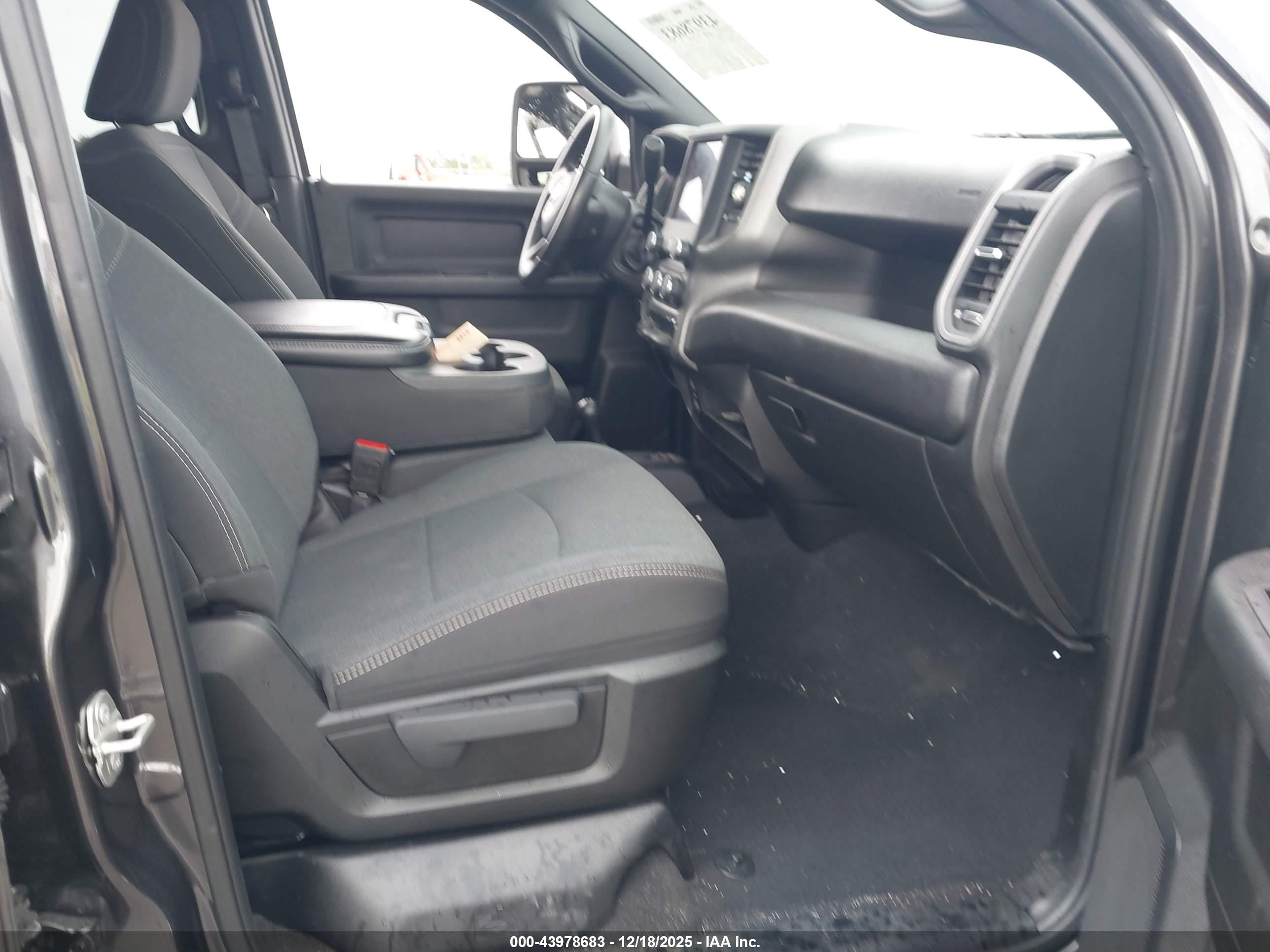 RAM 2500 image 5