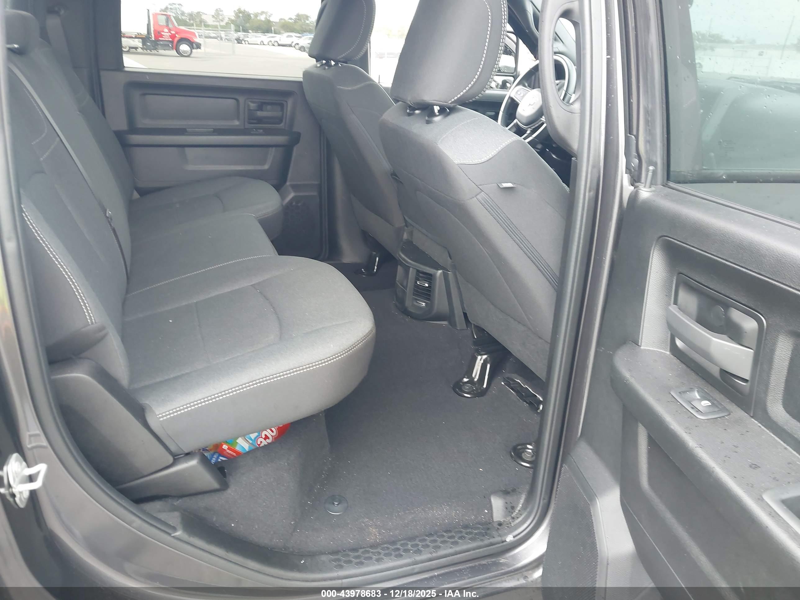 RAM 2500 image 8