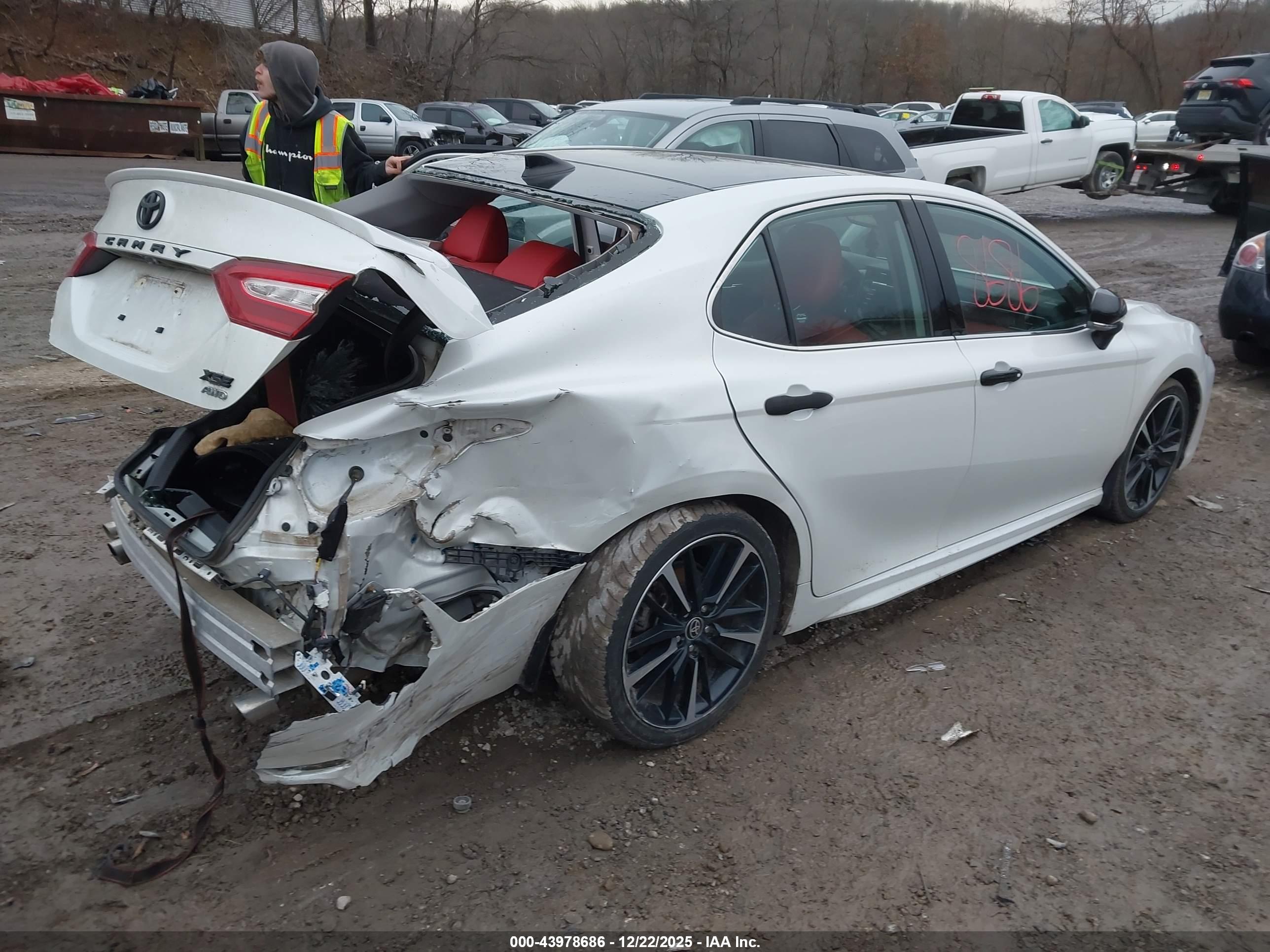TOYOTA CAMRY image 4