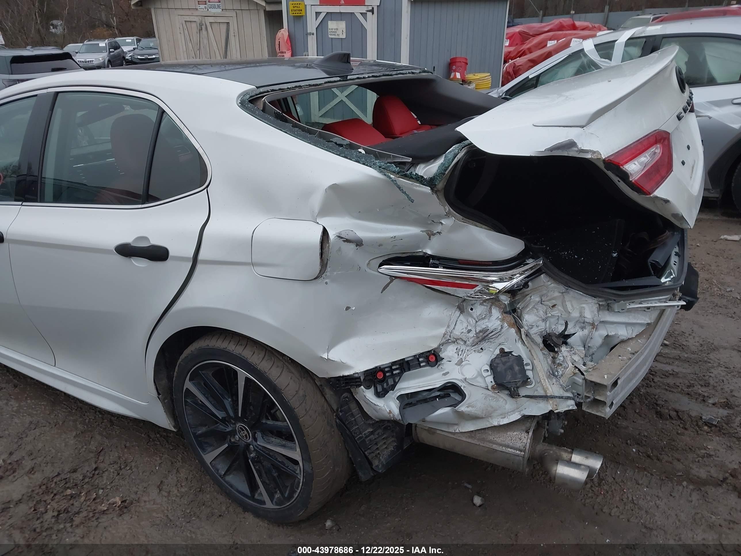 TOYOTA CAMRY image 6