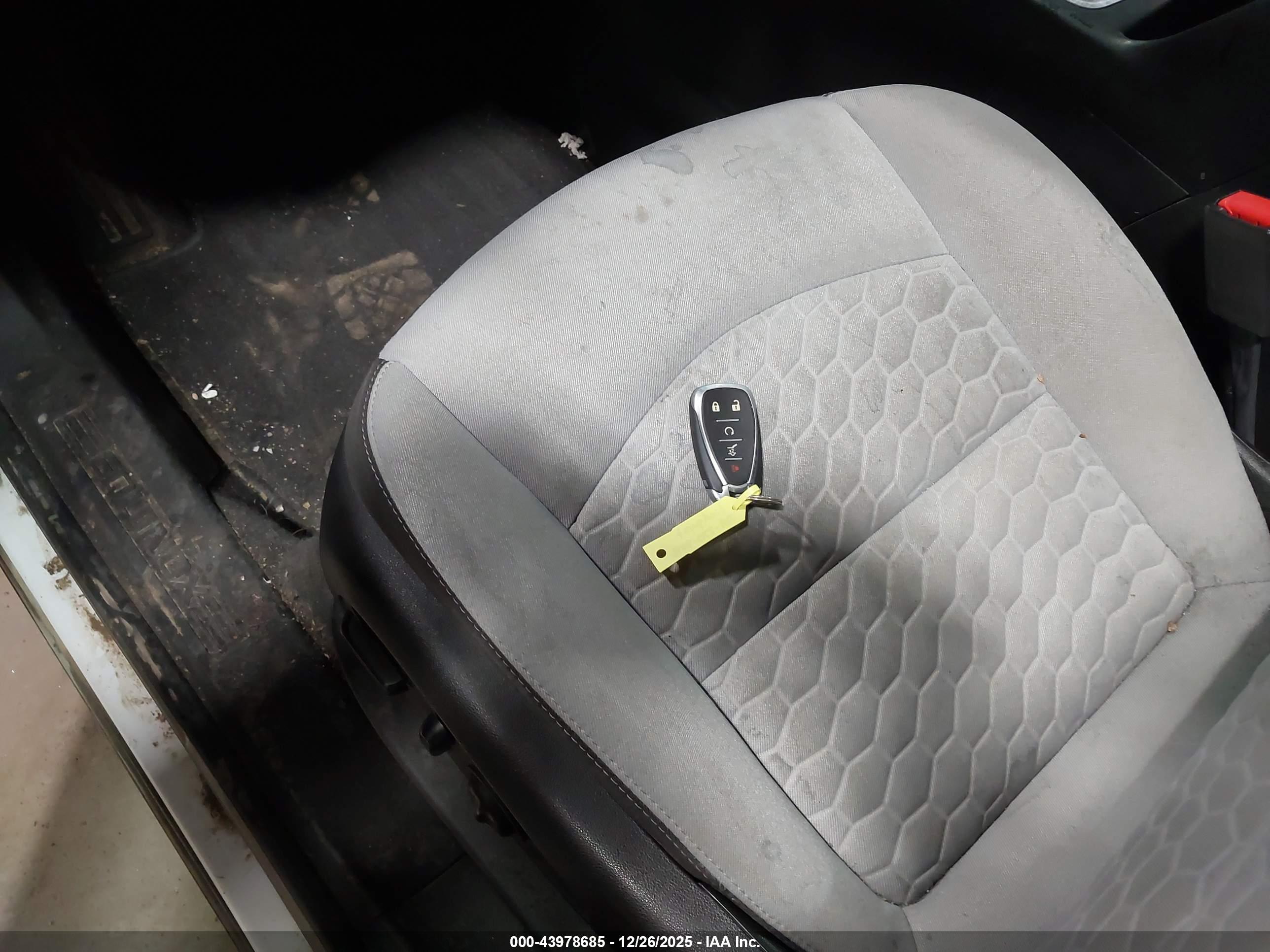 CHEVROLET EQUINOX image 11