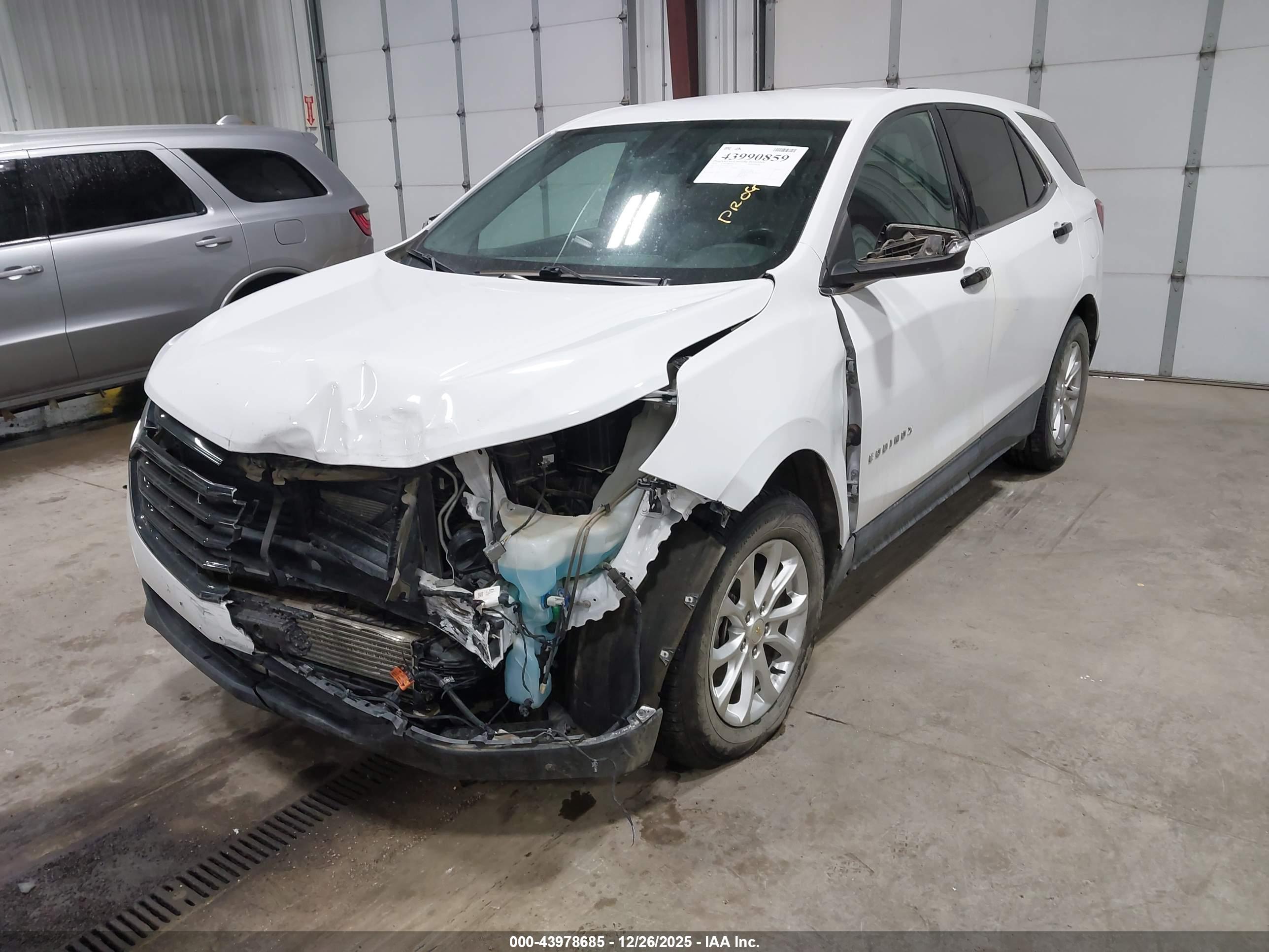 CHEVROLET EQUINOX image 2