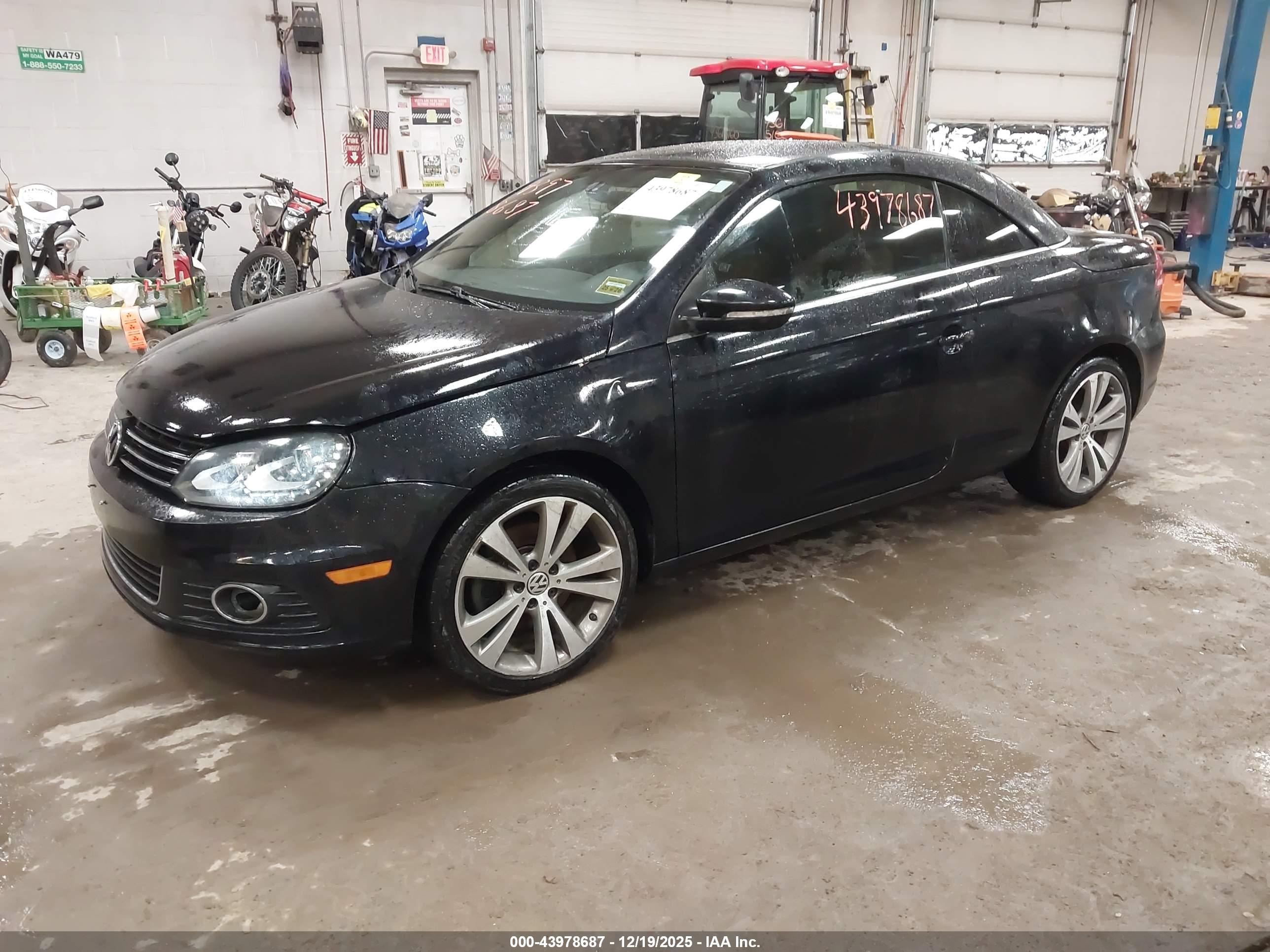 VOLKSWAGEN EOS image 2