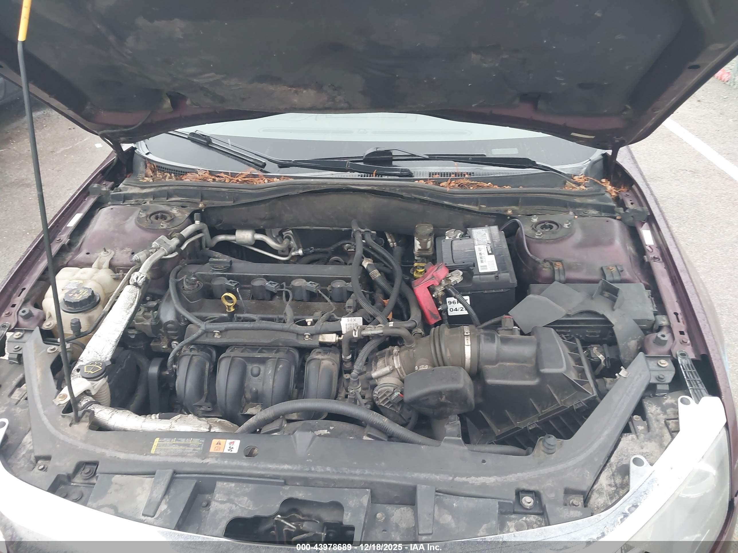 FORD FUSION image 10
