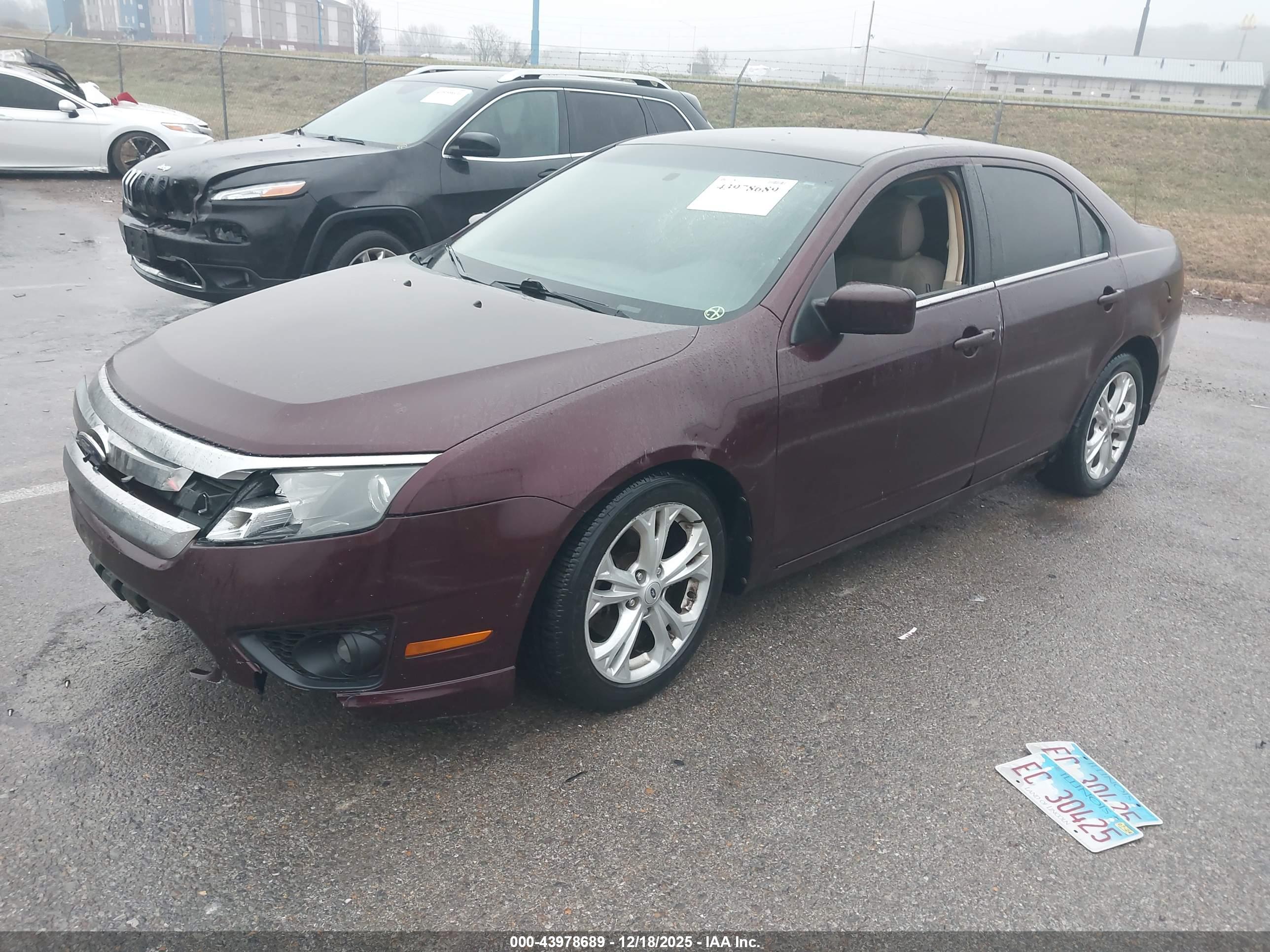 FORD FUSION image 2