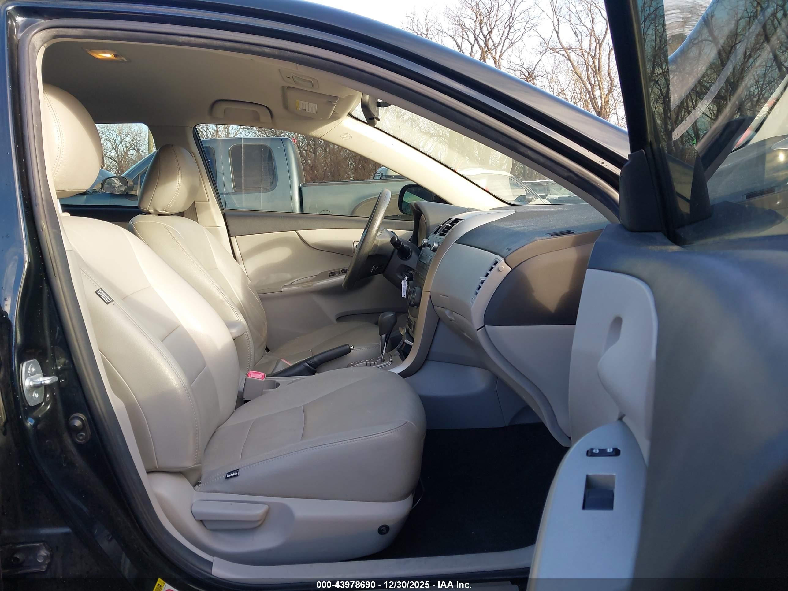 TOYOTA COROLLA image 5