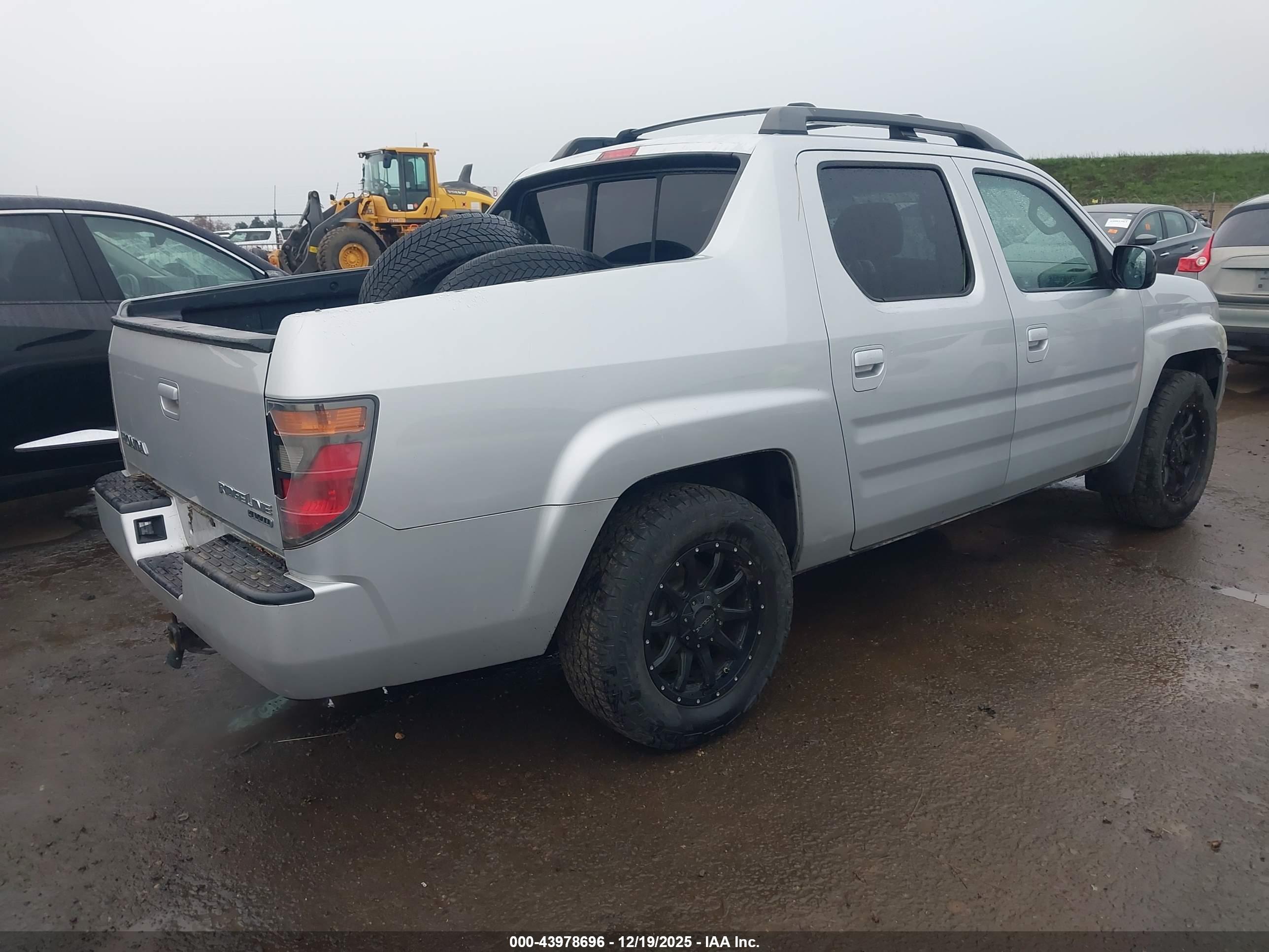 HONDA RIDGELINE image 4
