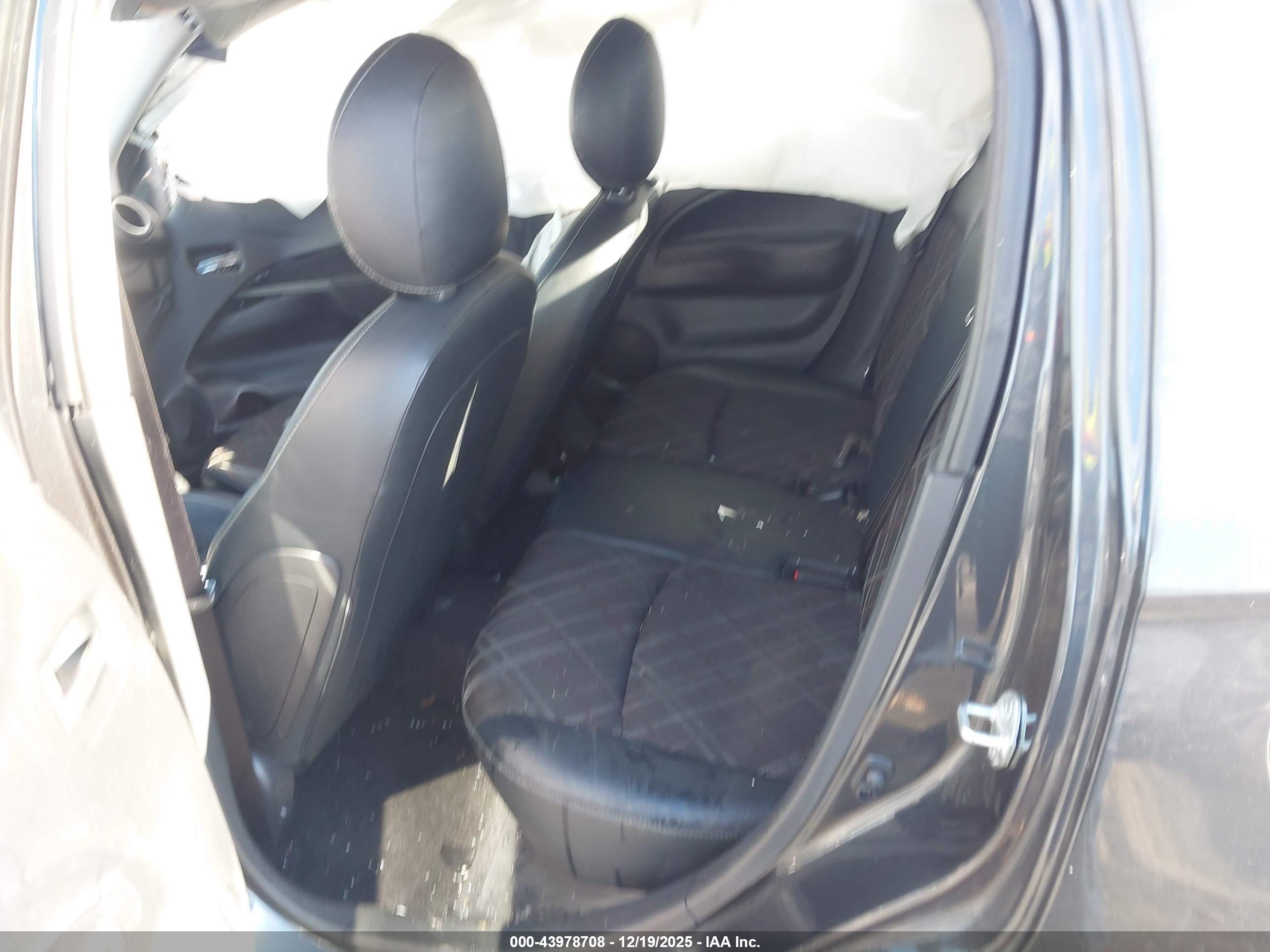 MITSUBISHI MIRAGE image 8