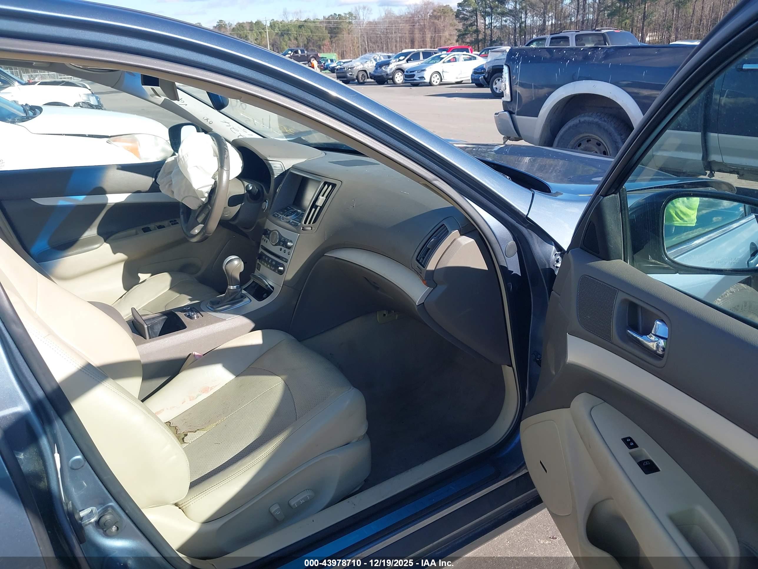 INFINITI G37X image 5
