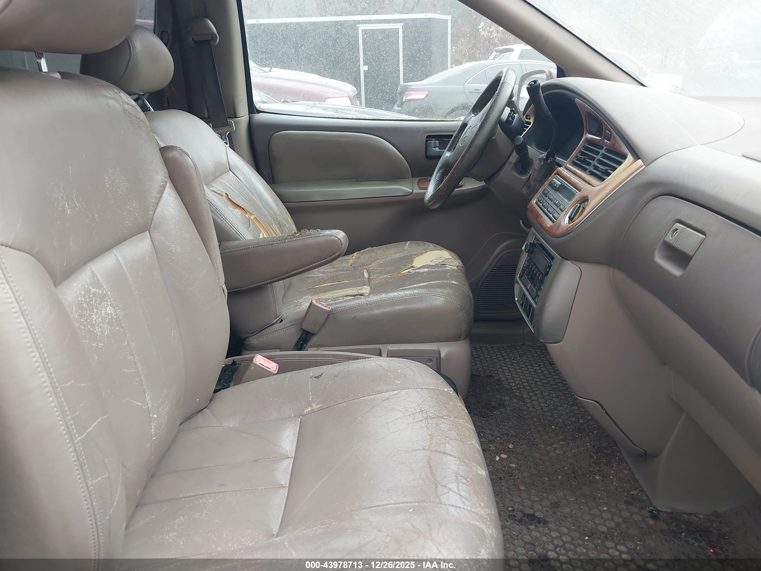 TOYOTA SIENNA image 5