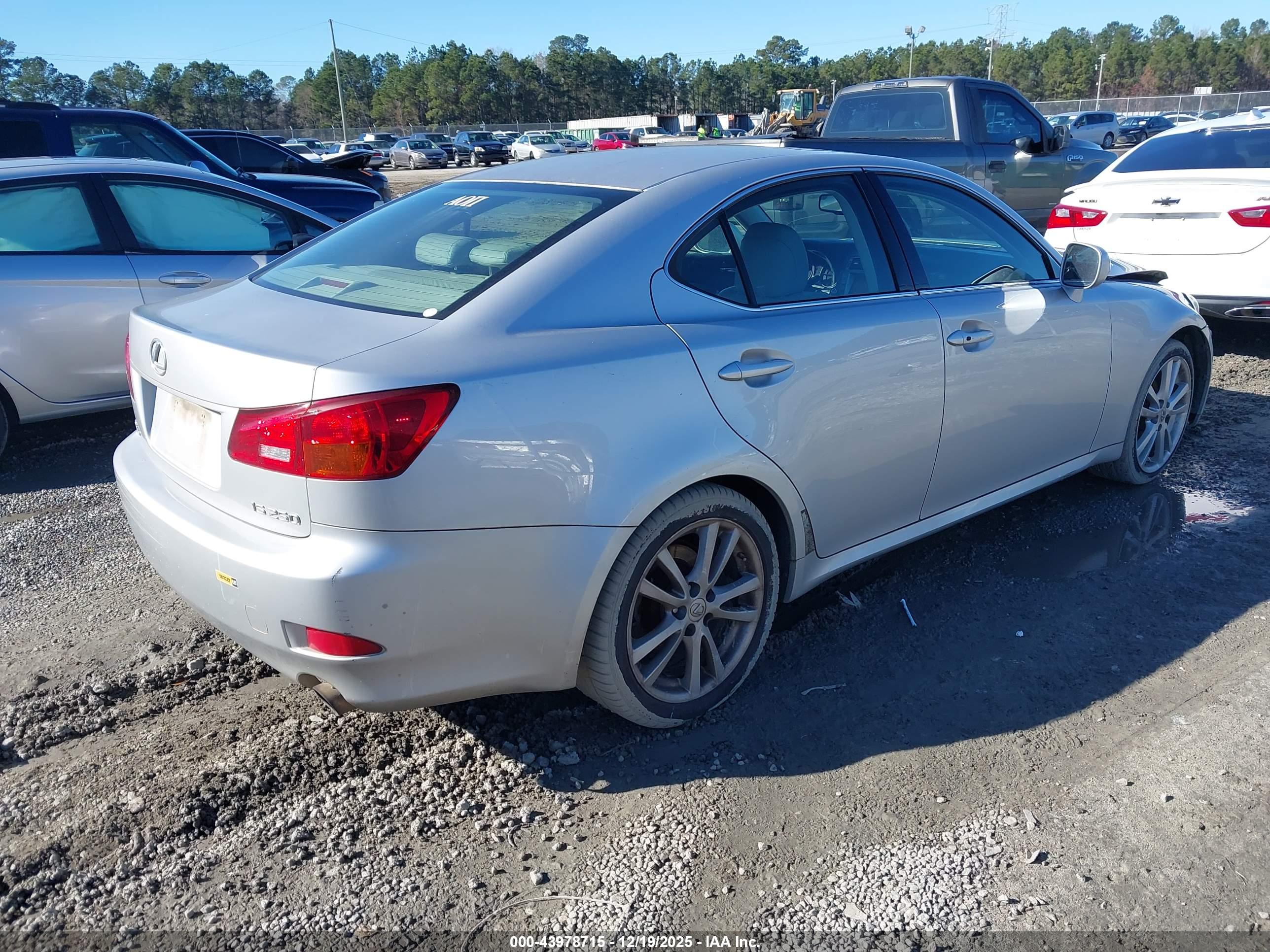 LEXUS IS image 4