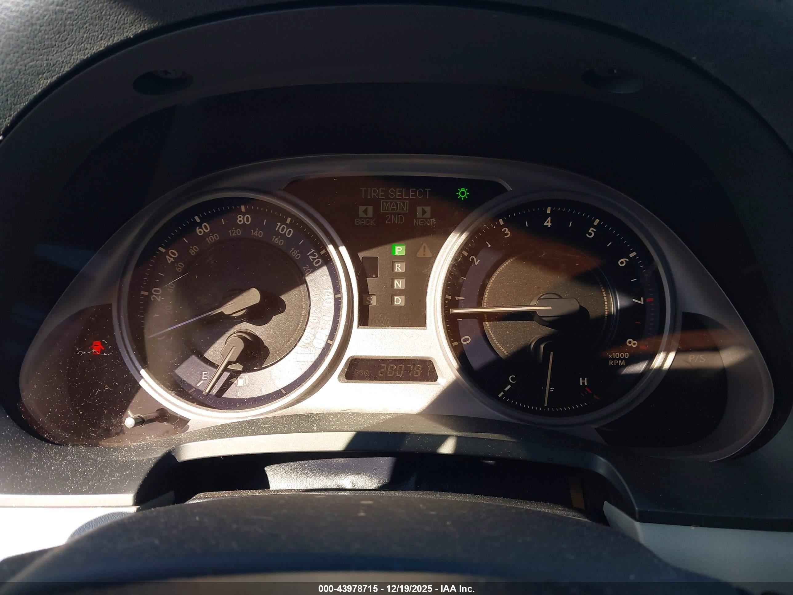 LEXUS IS image 7