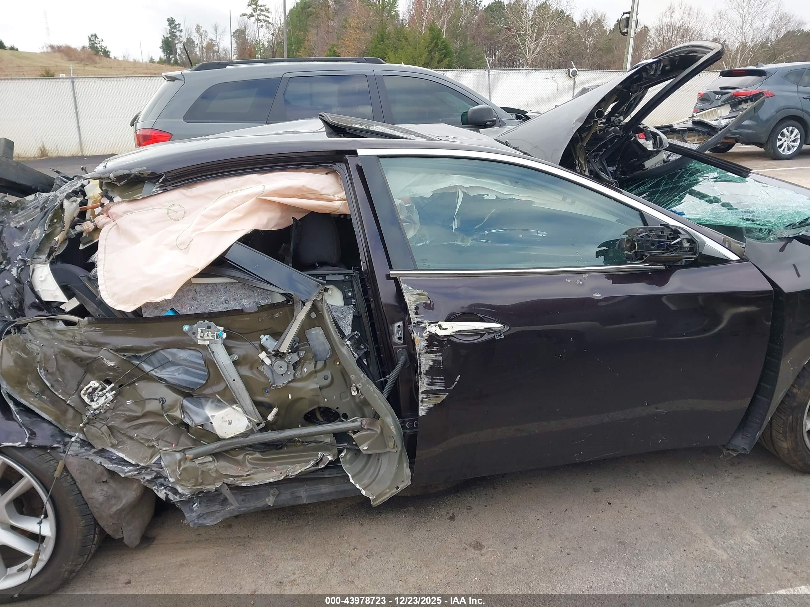 NISSAN MAXIMA image 5