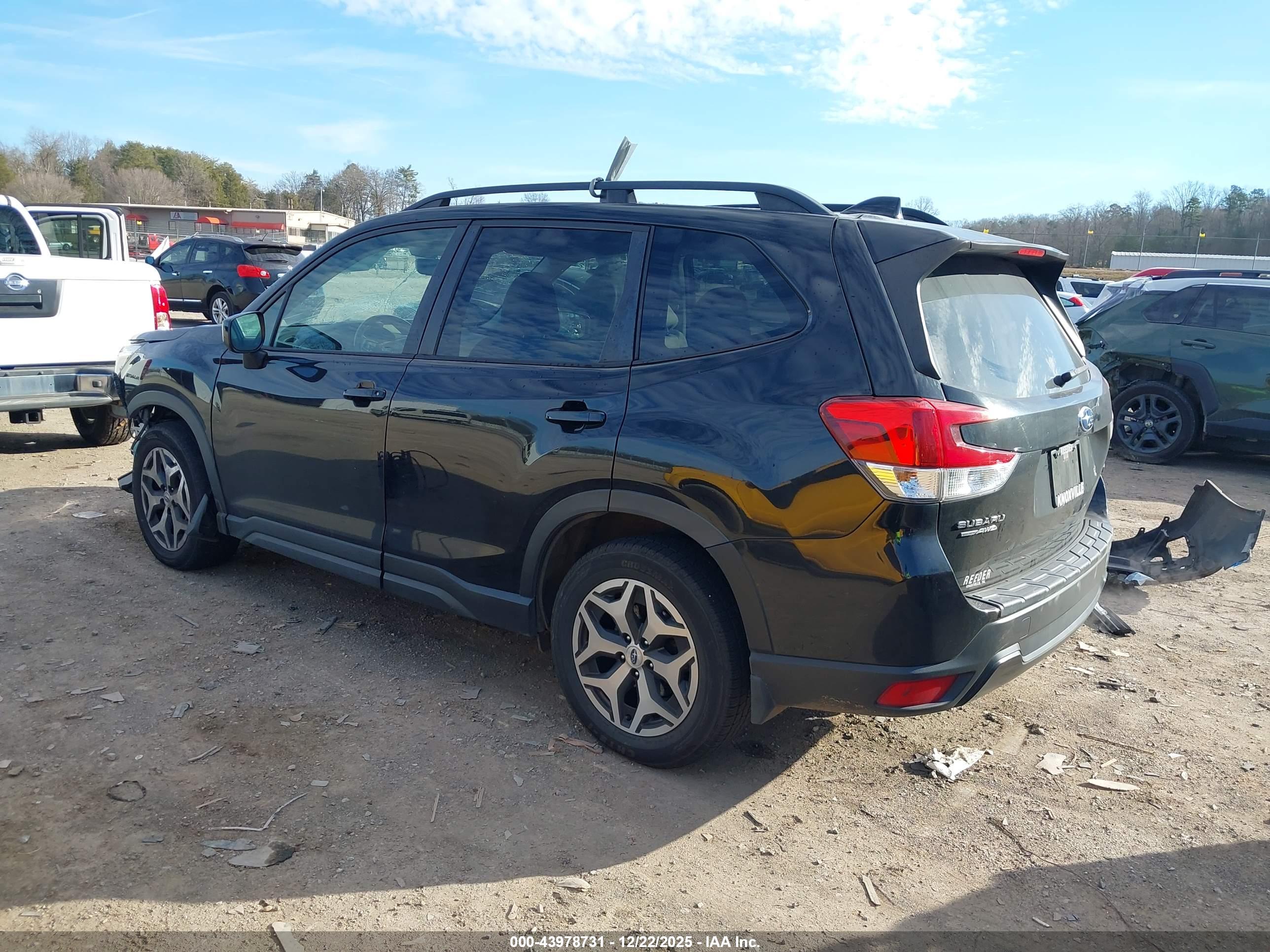 SUBARU FORESTER image 3