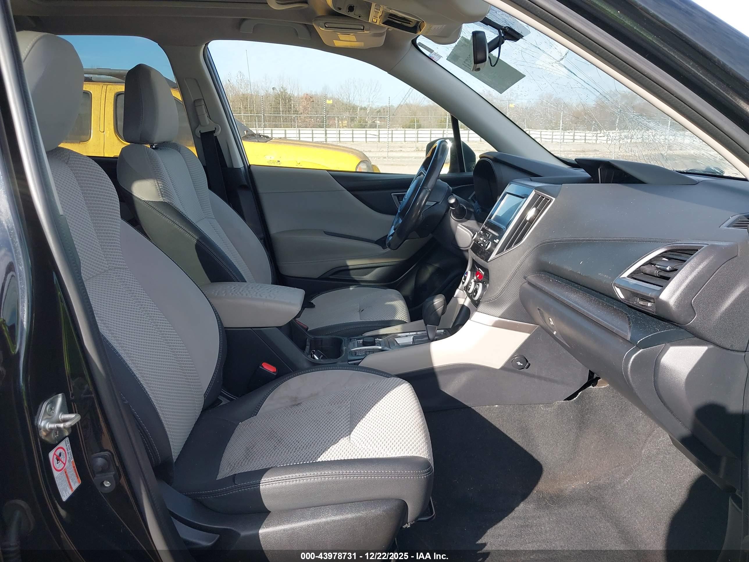 SUBARU FORESTER image 5