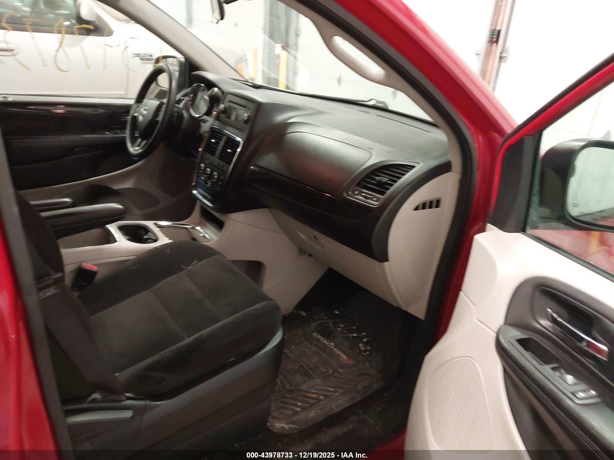 DODGE GRAND image 5