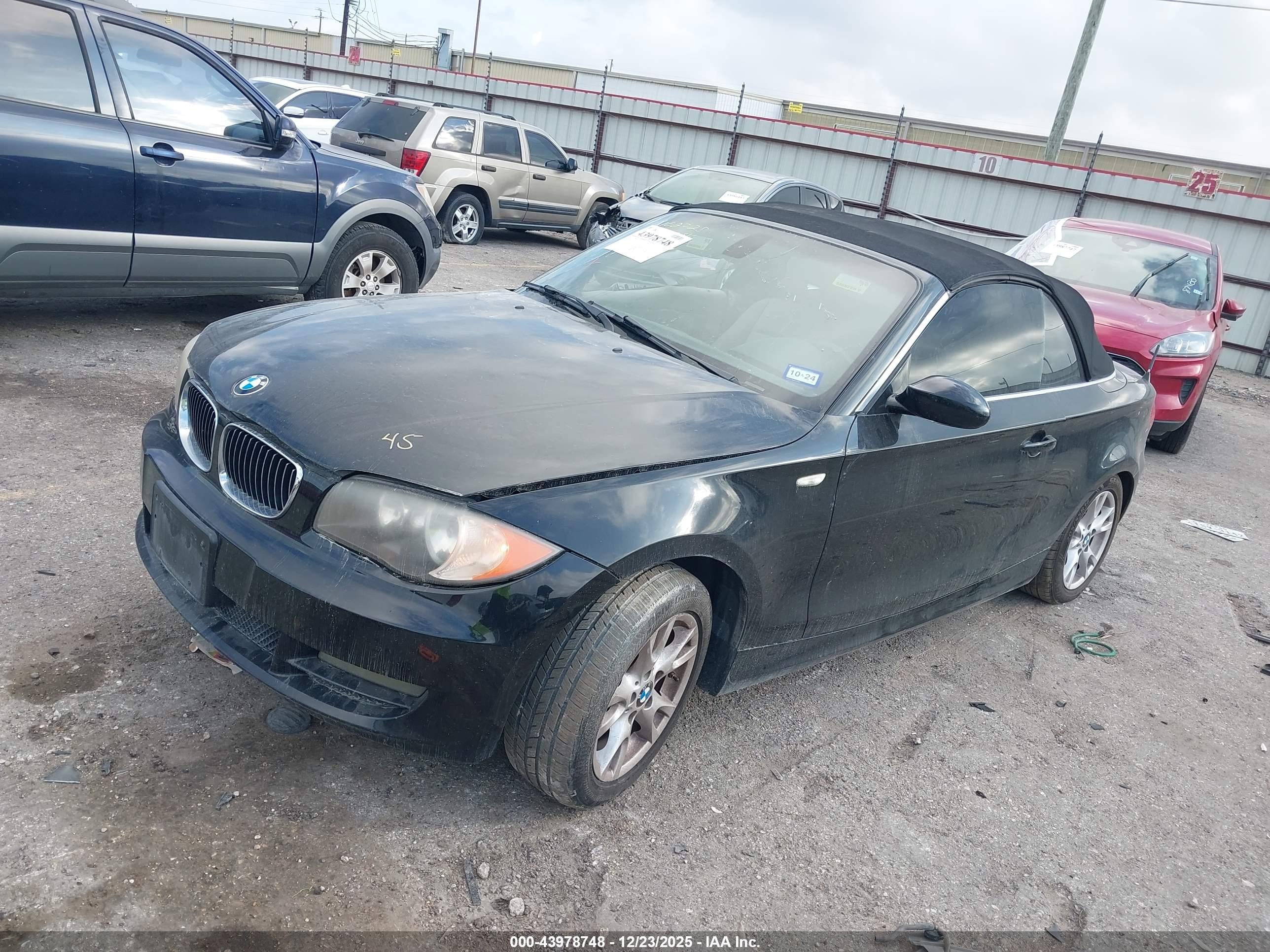 BMW 128I image 2
