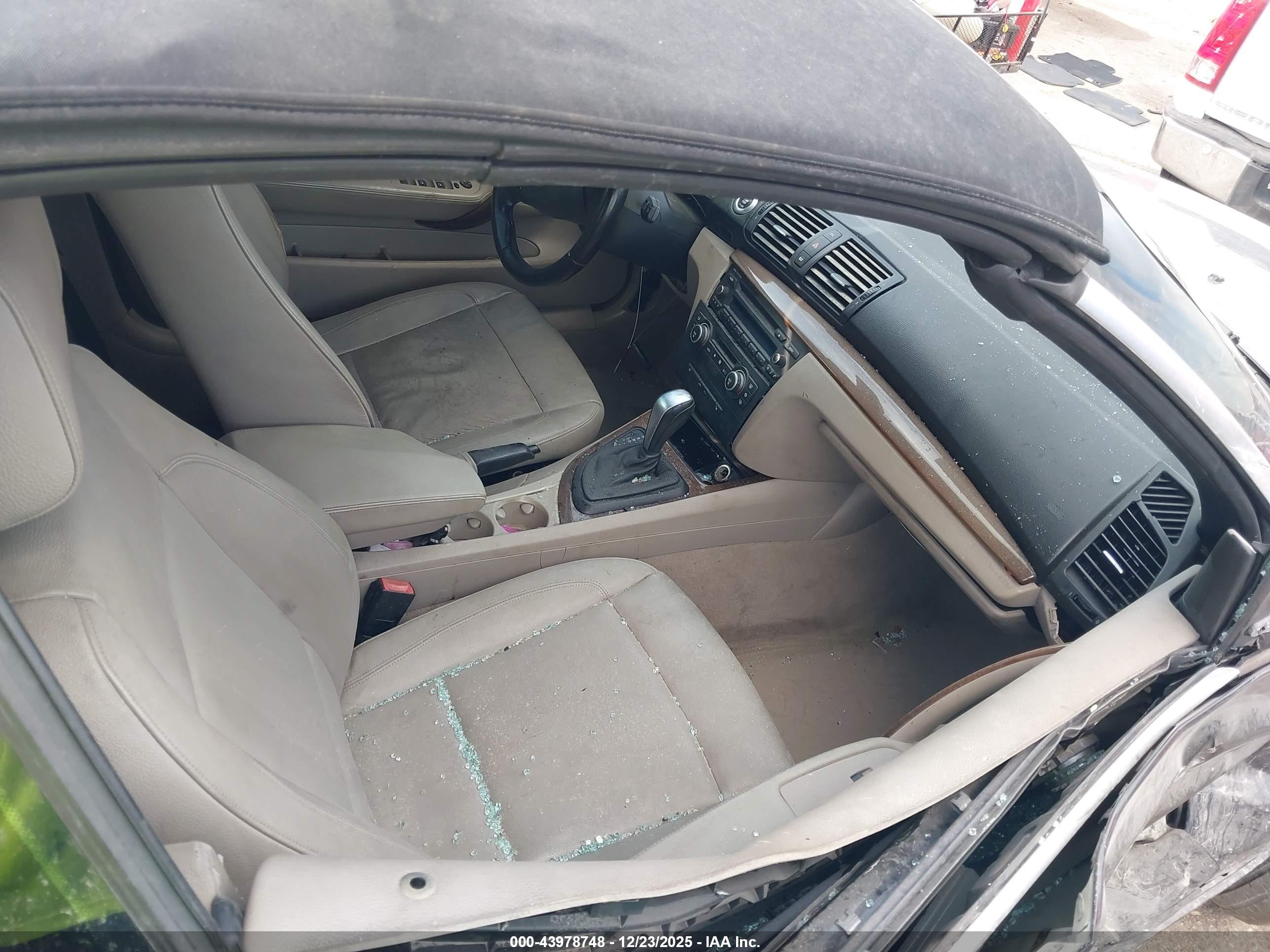 BMW 128I image 5