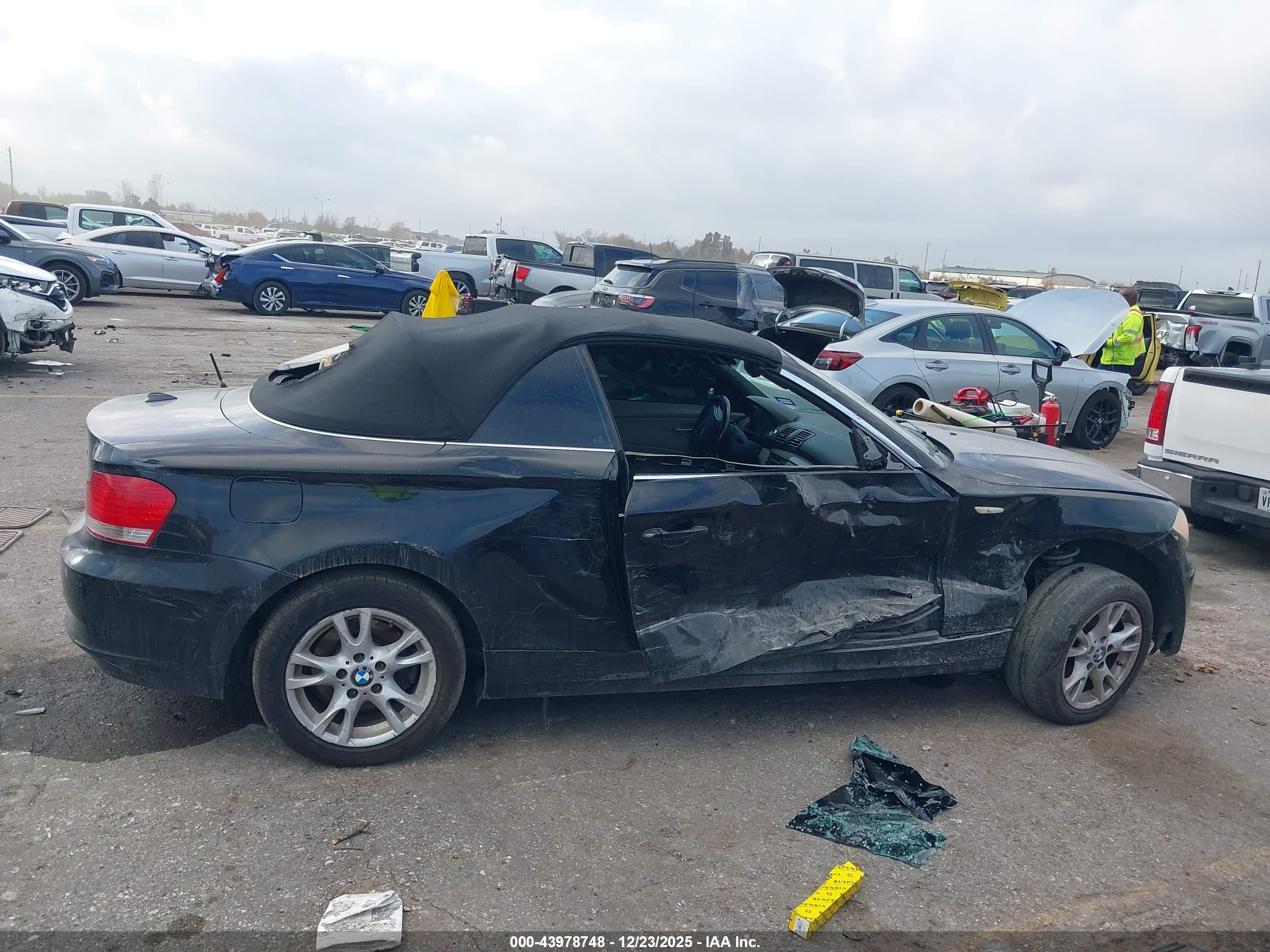BMW 128I image 6