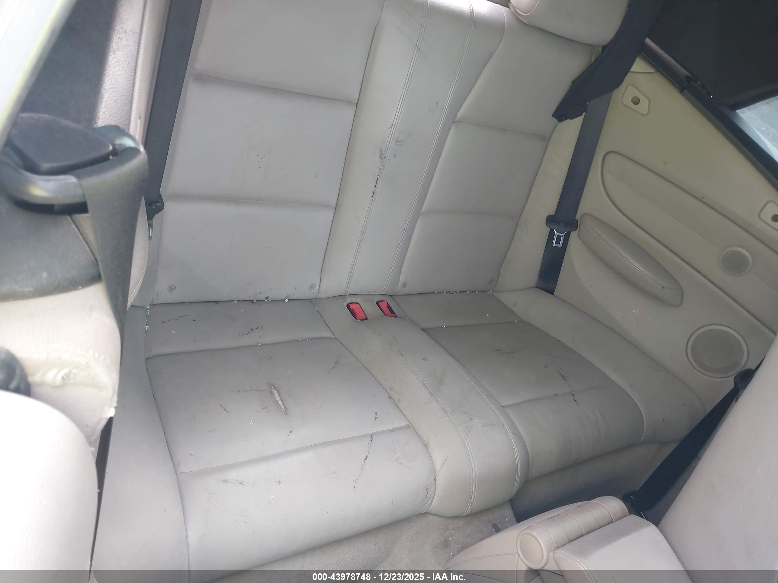 BMW 128I image 8