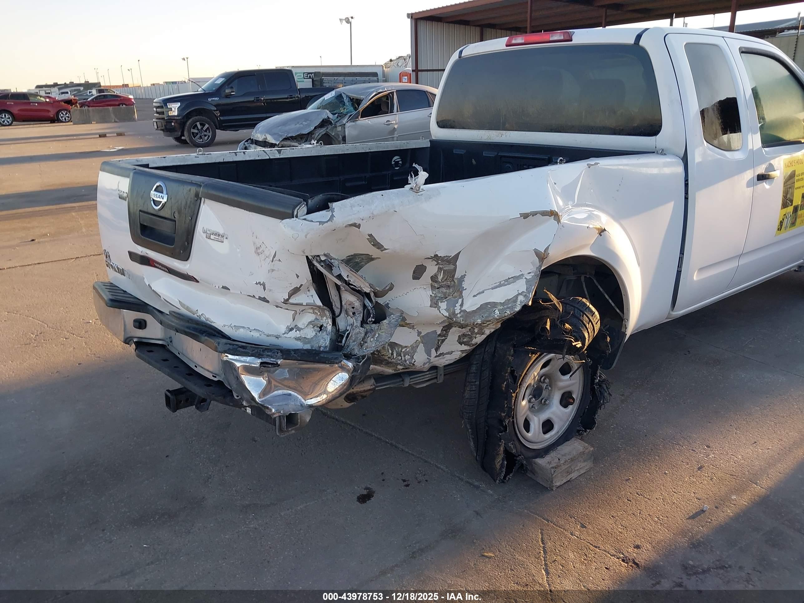 NISSAN FRONTIER image 6