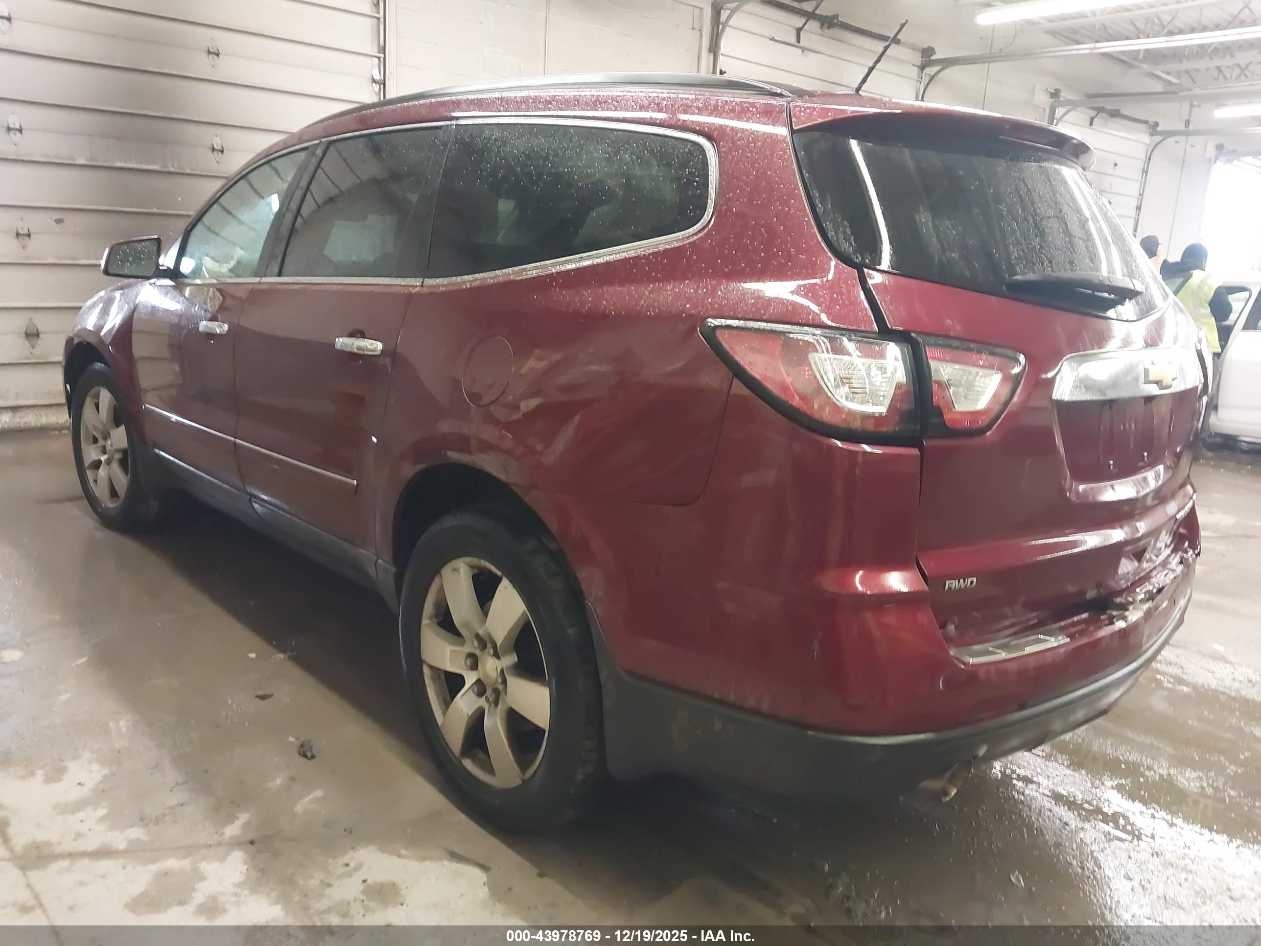 CHEVROLET TRAVERSE image 3