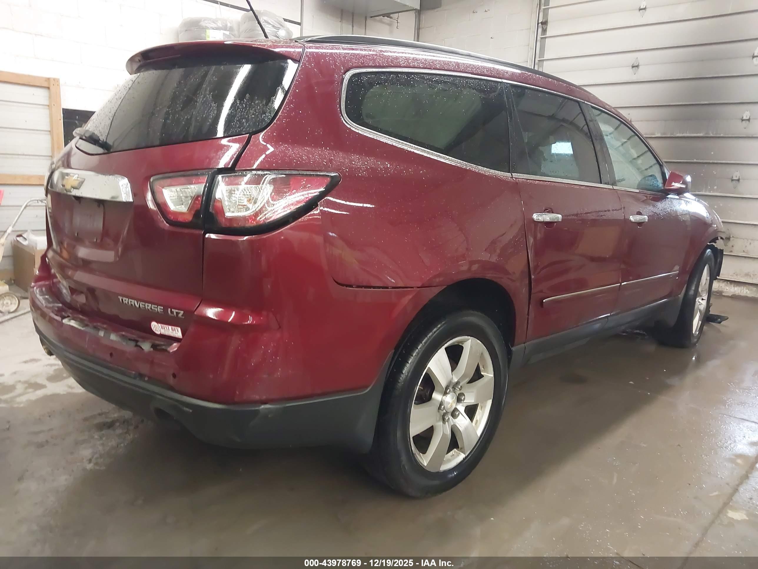 CHEVROLET TRAVERSE image 4
