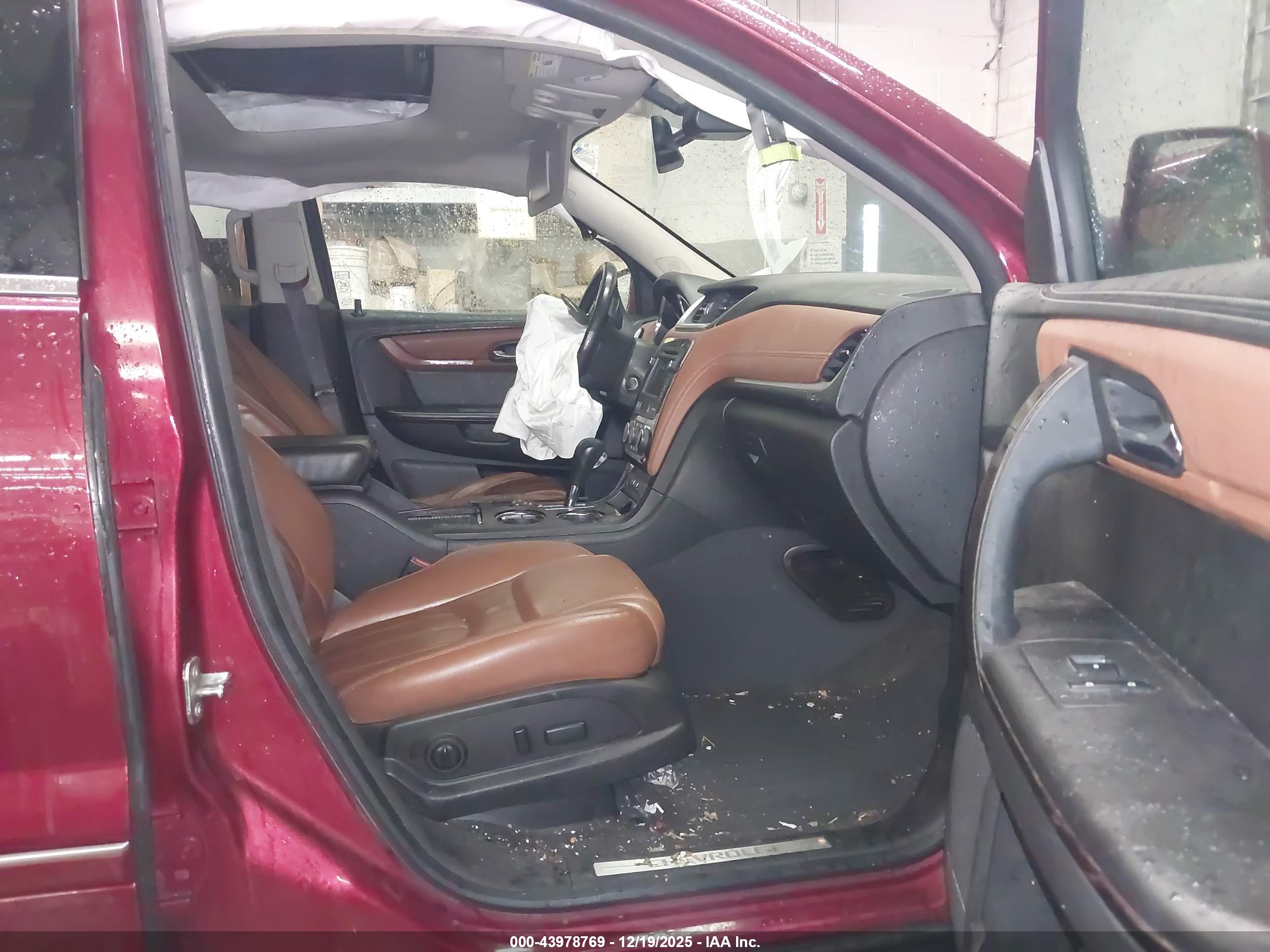 CHEVROLET TRAVERSE image 5