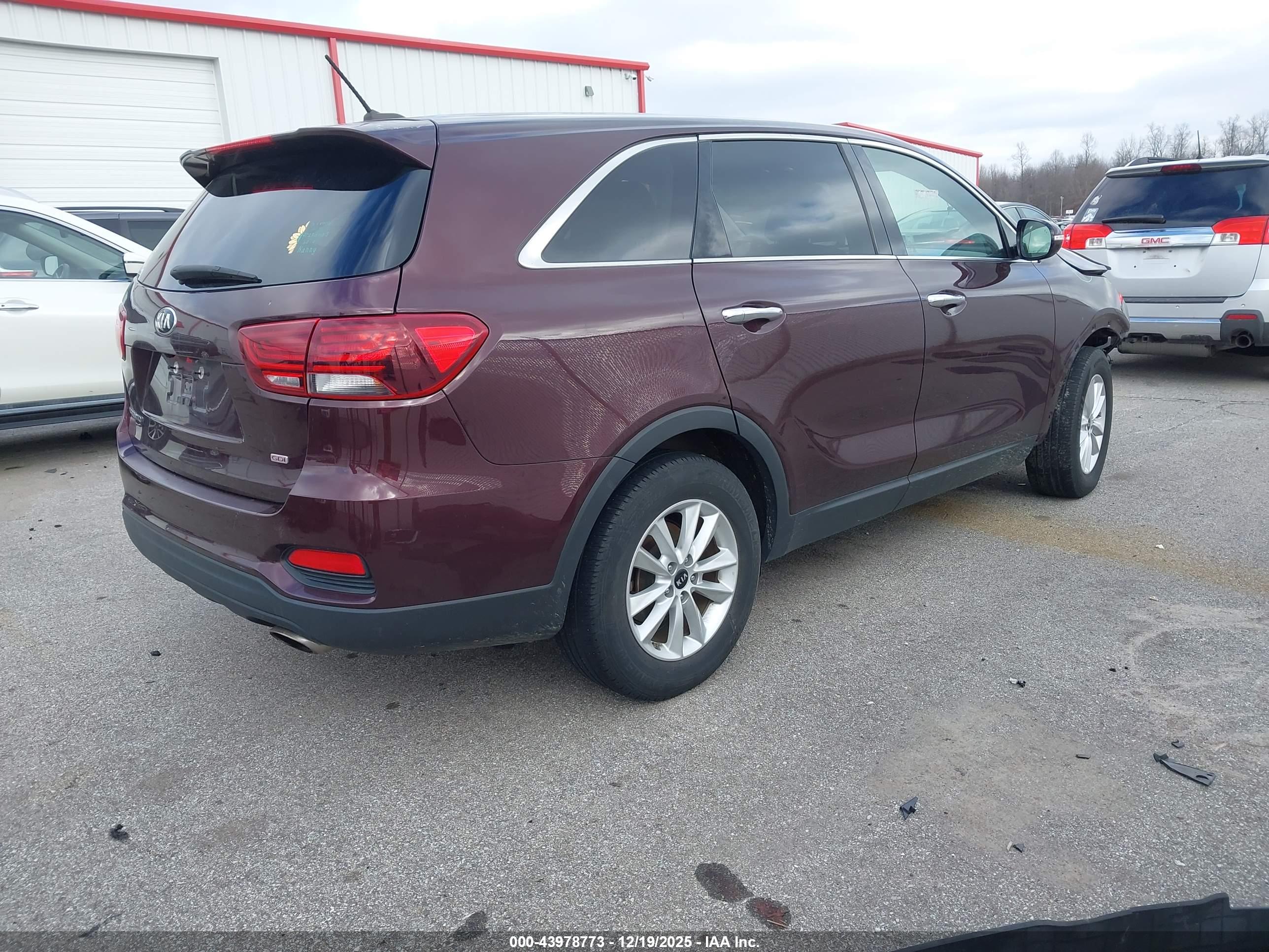 KIA SORENTO image 4
