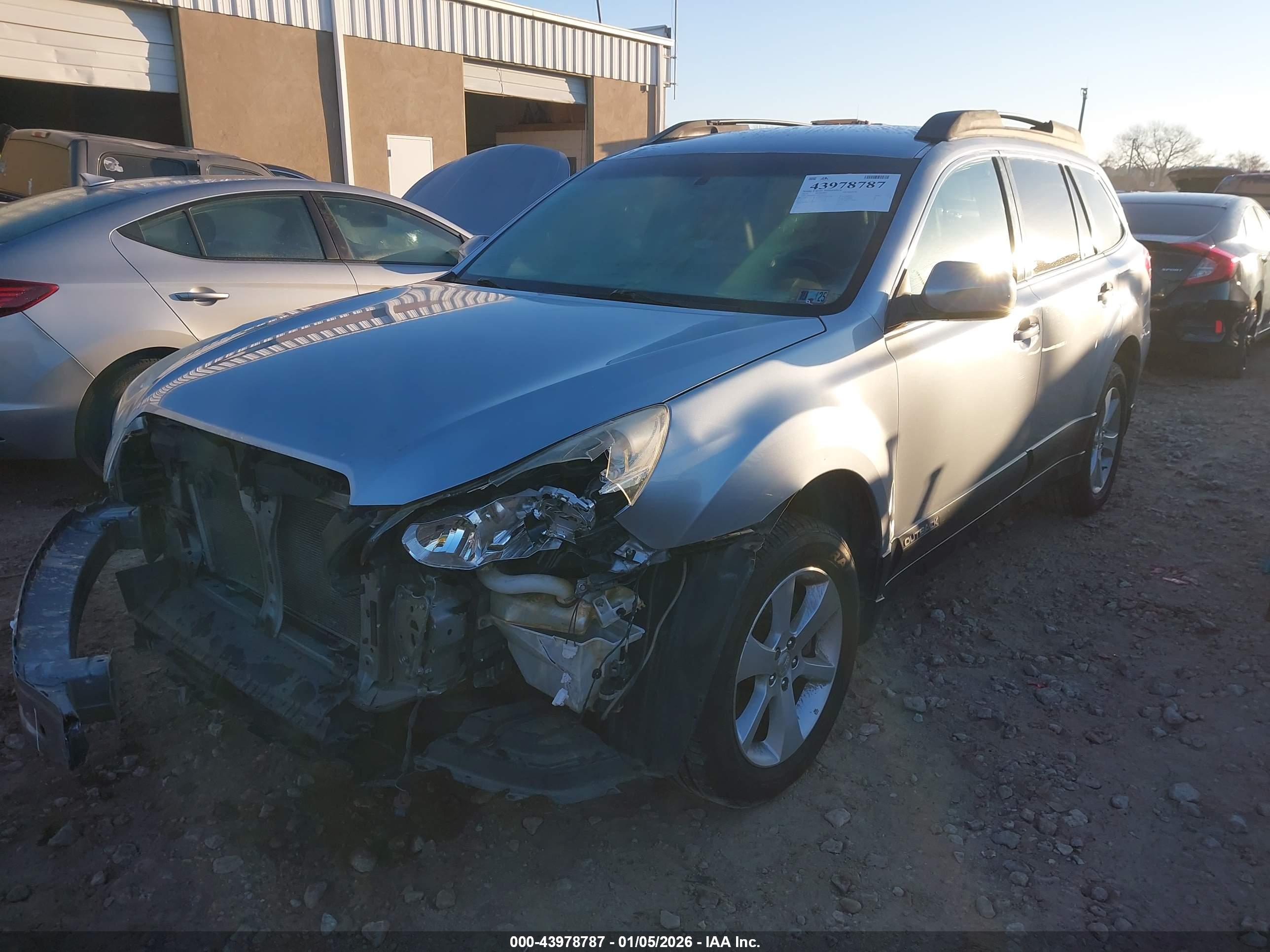 SUBARU OUTBACK image 2