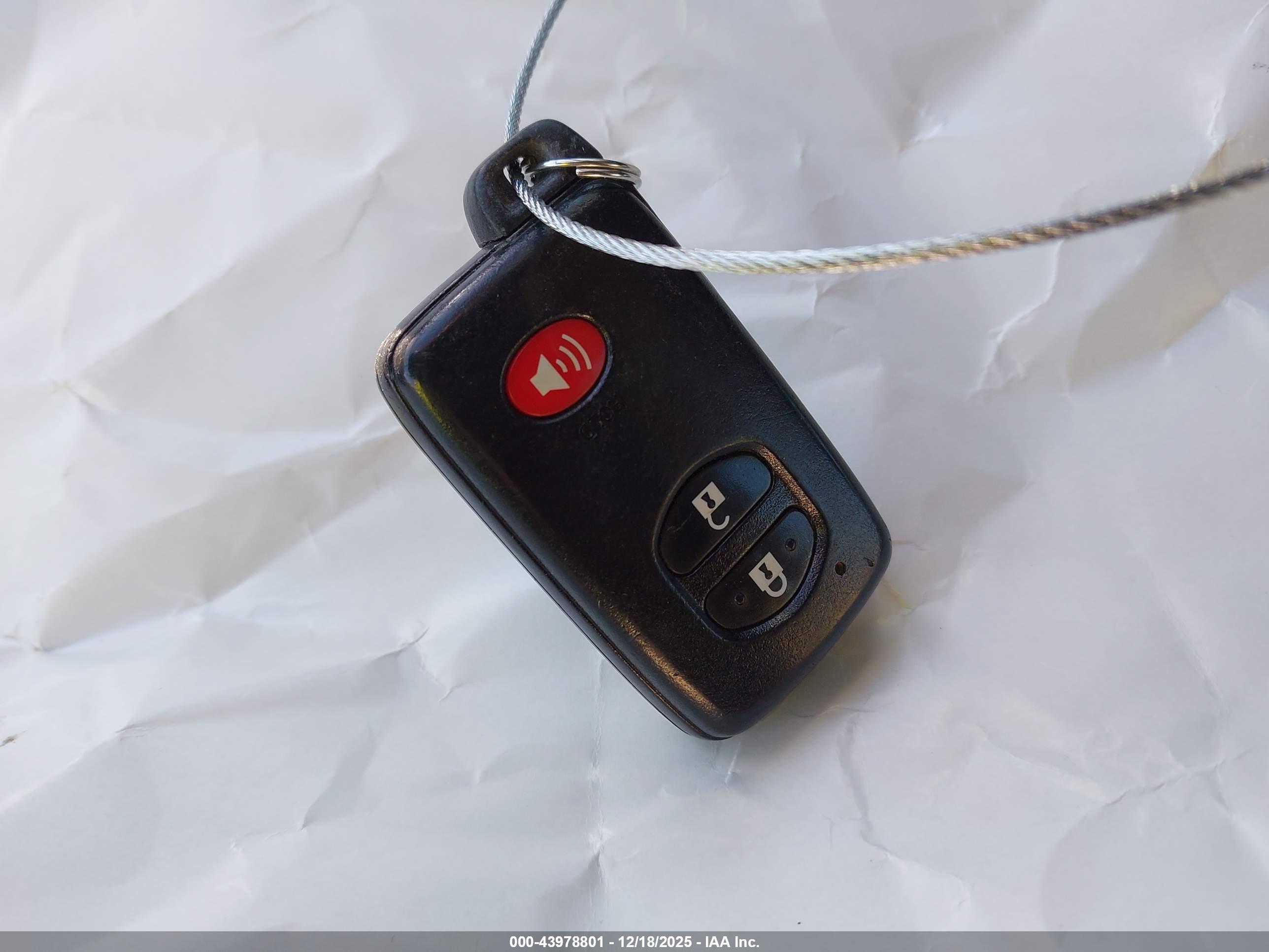 TOYOTA PRIUS image 11