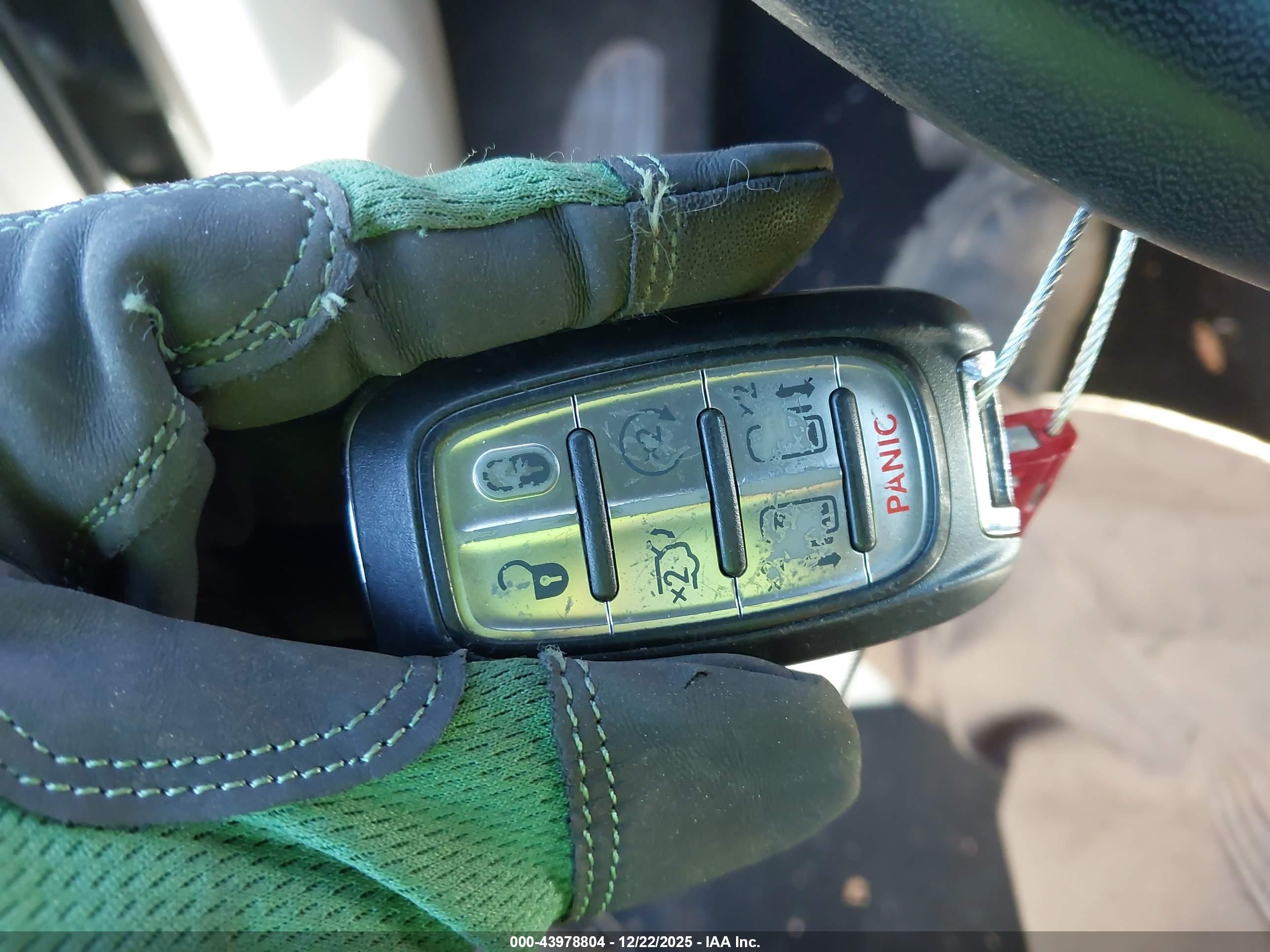 CHRYSLER PACIFICA image 11