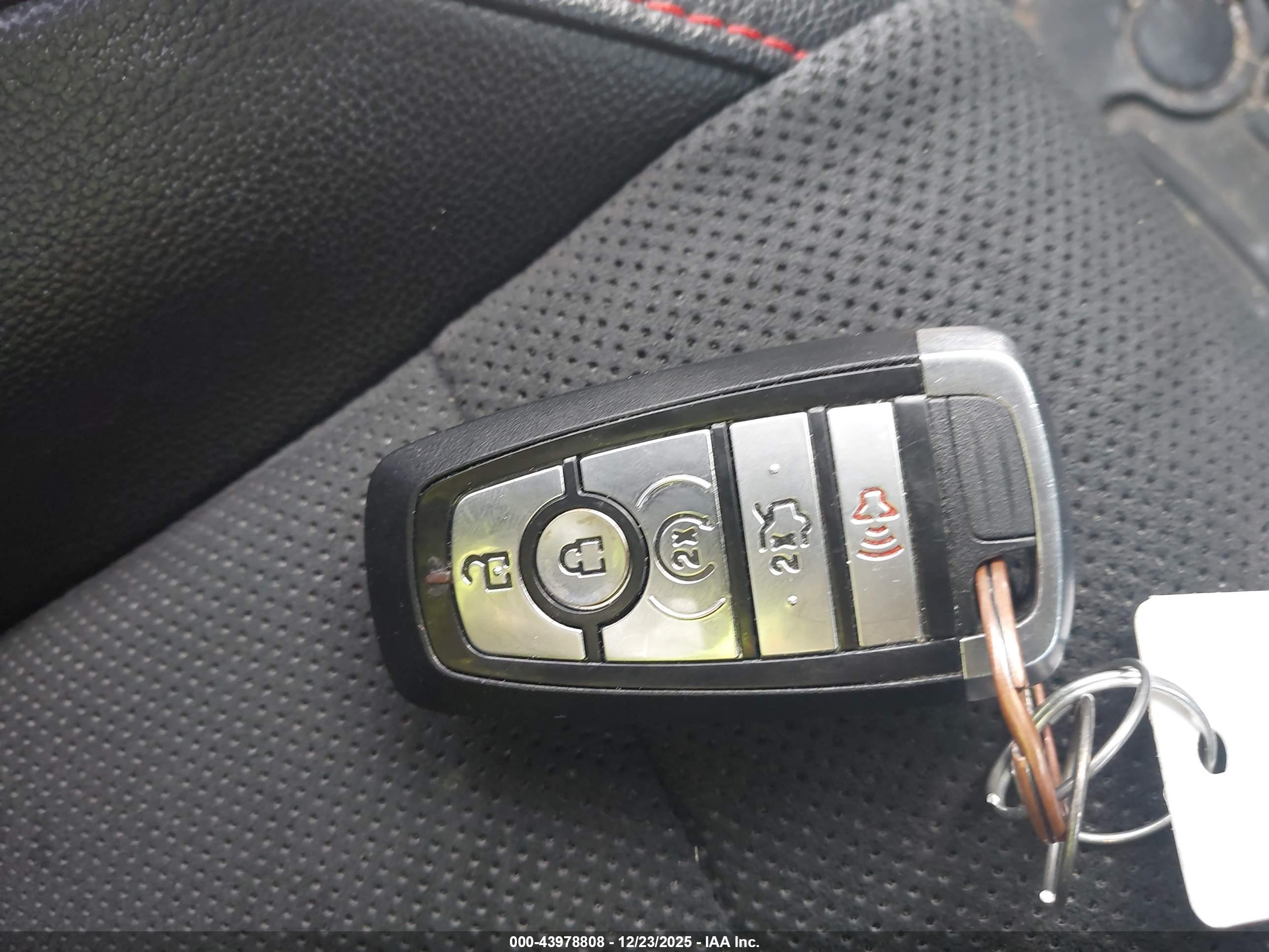 FORD MUSTANG image 11