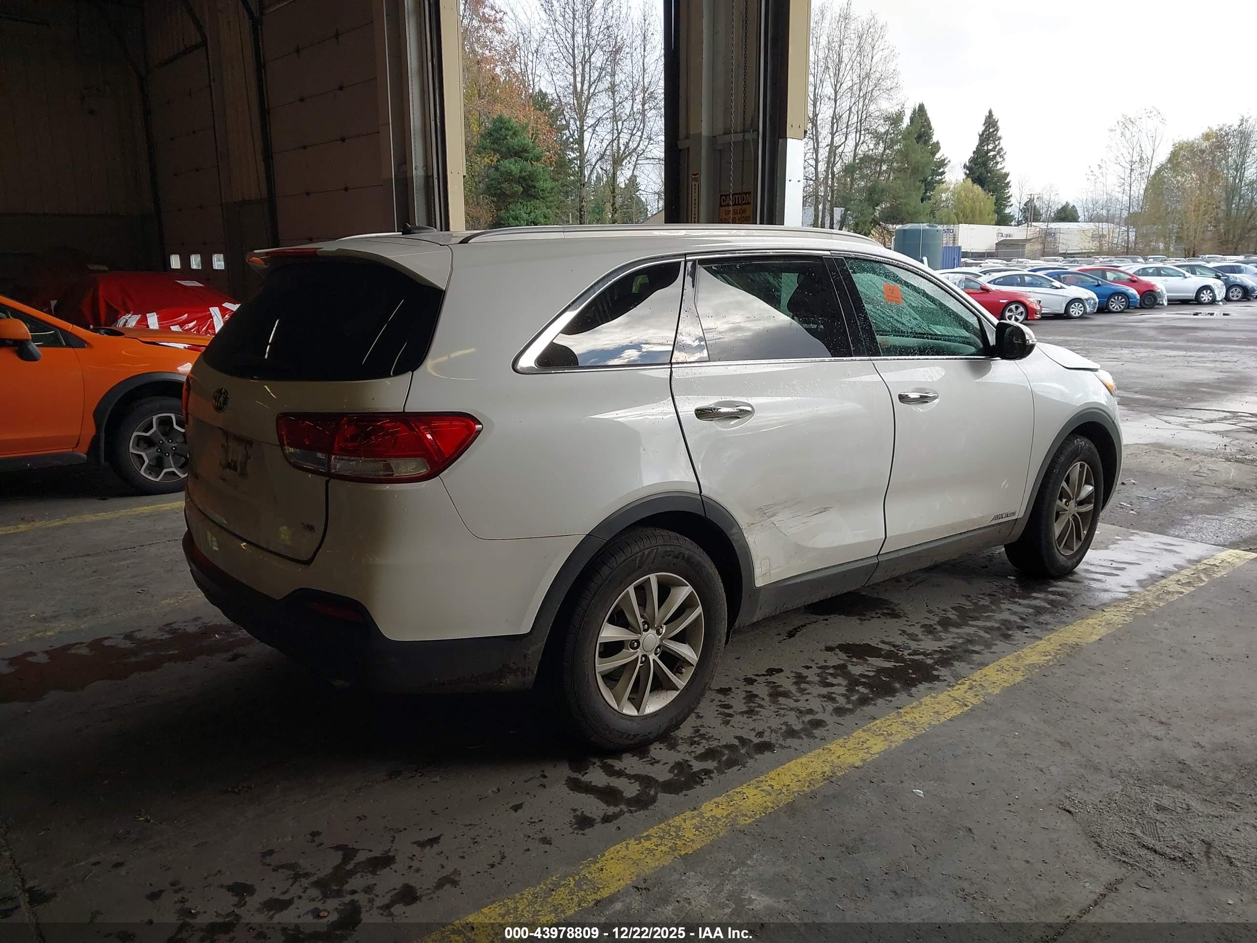 KIA SORENTO image 4