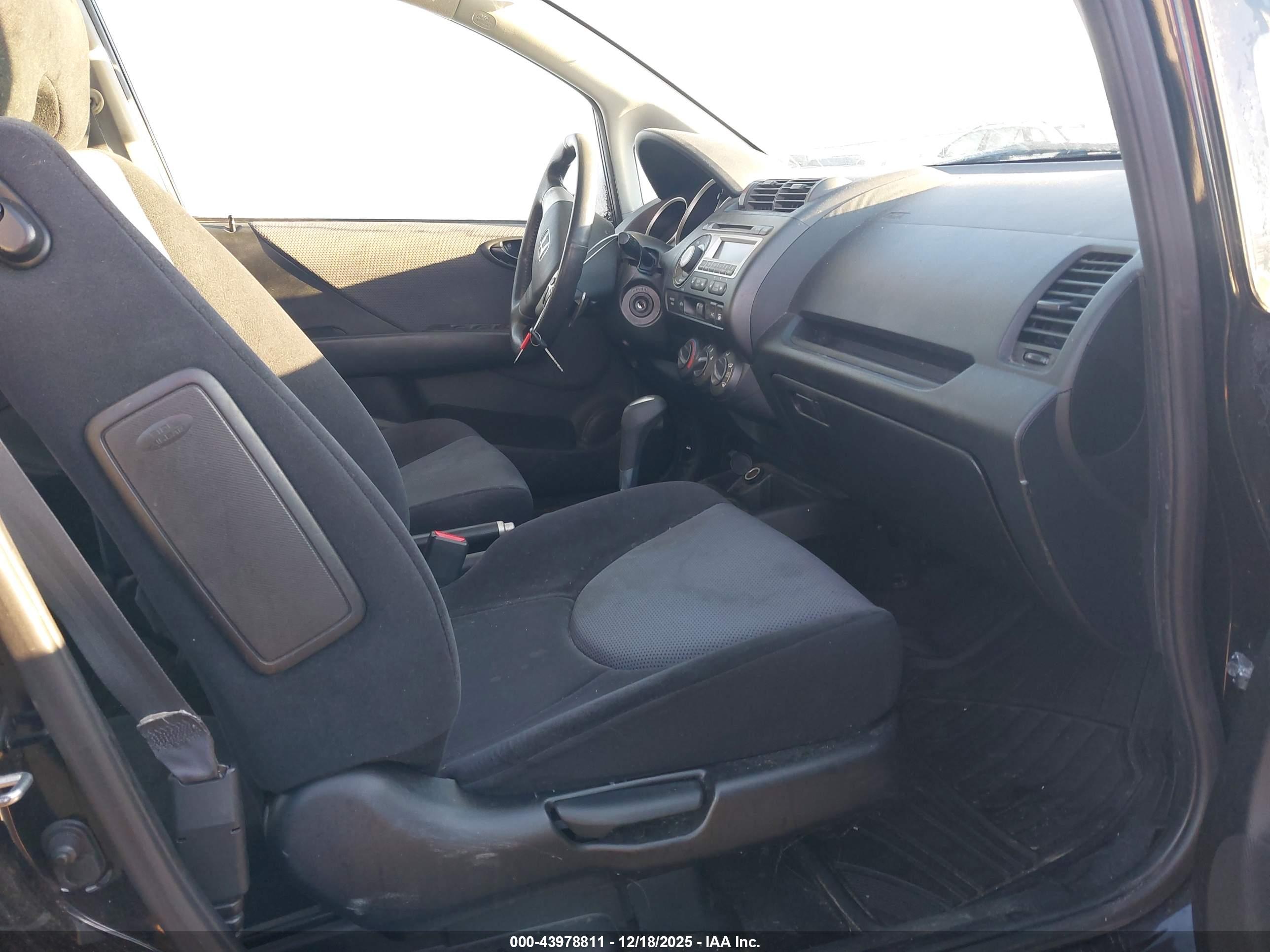 HONDA FIT image 5