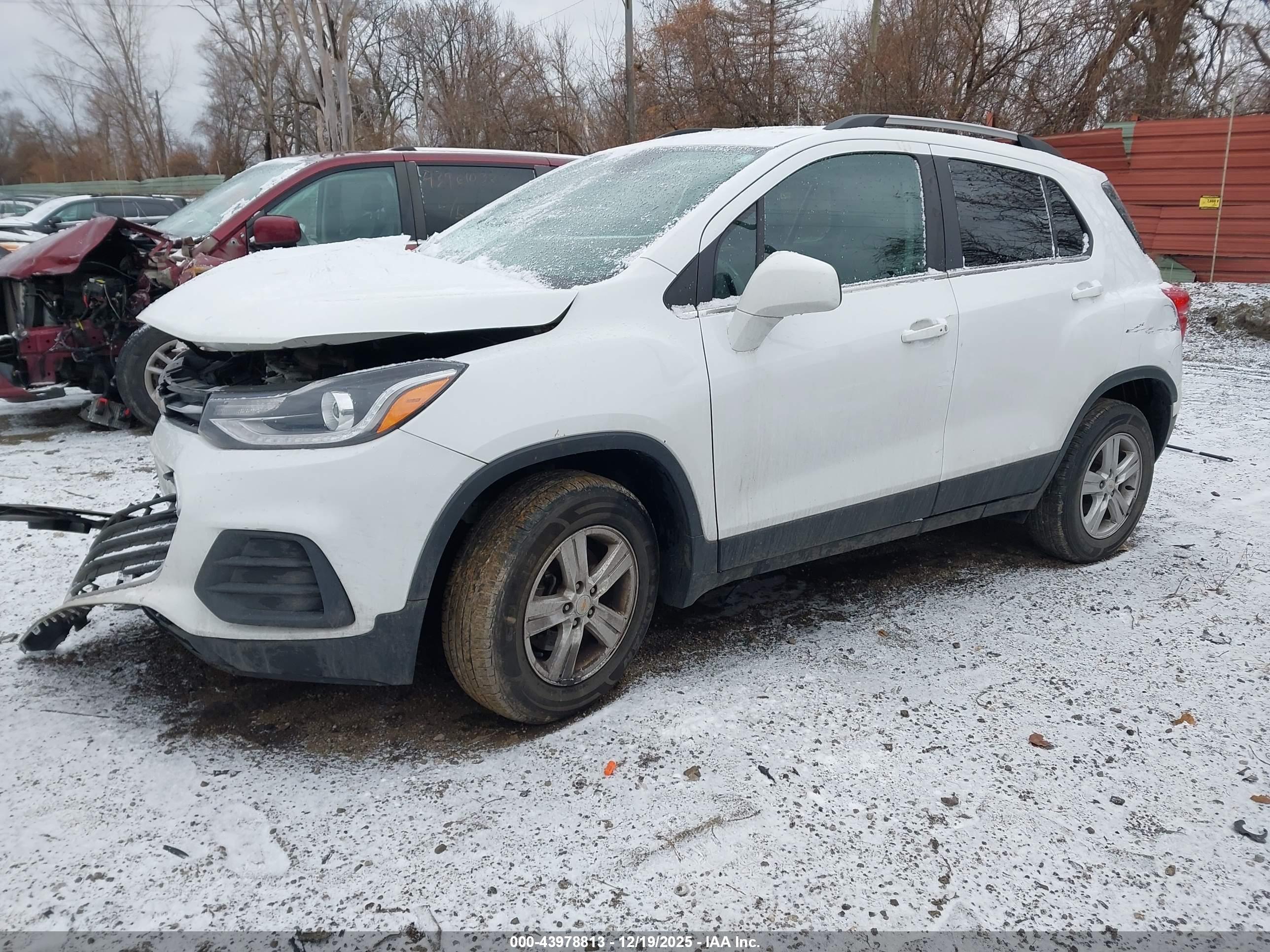 CHEVROLET TRAX image 2