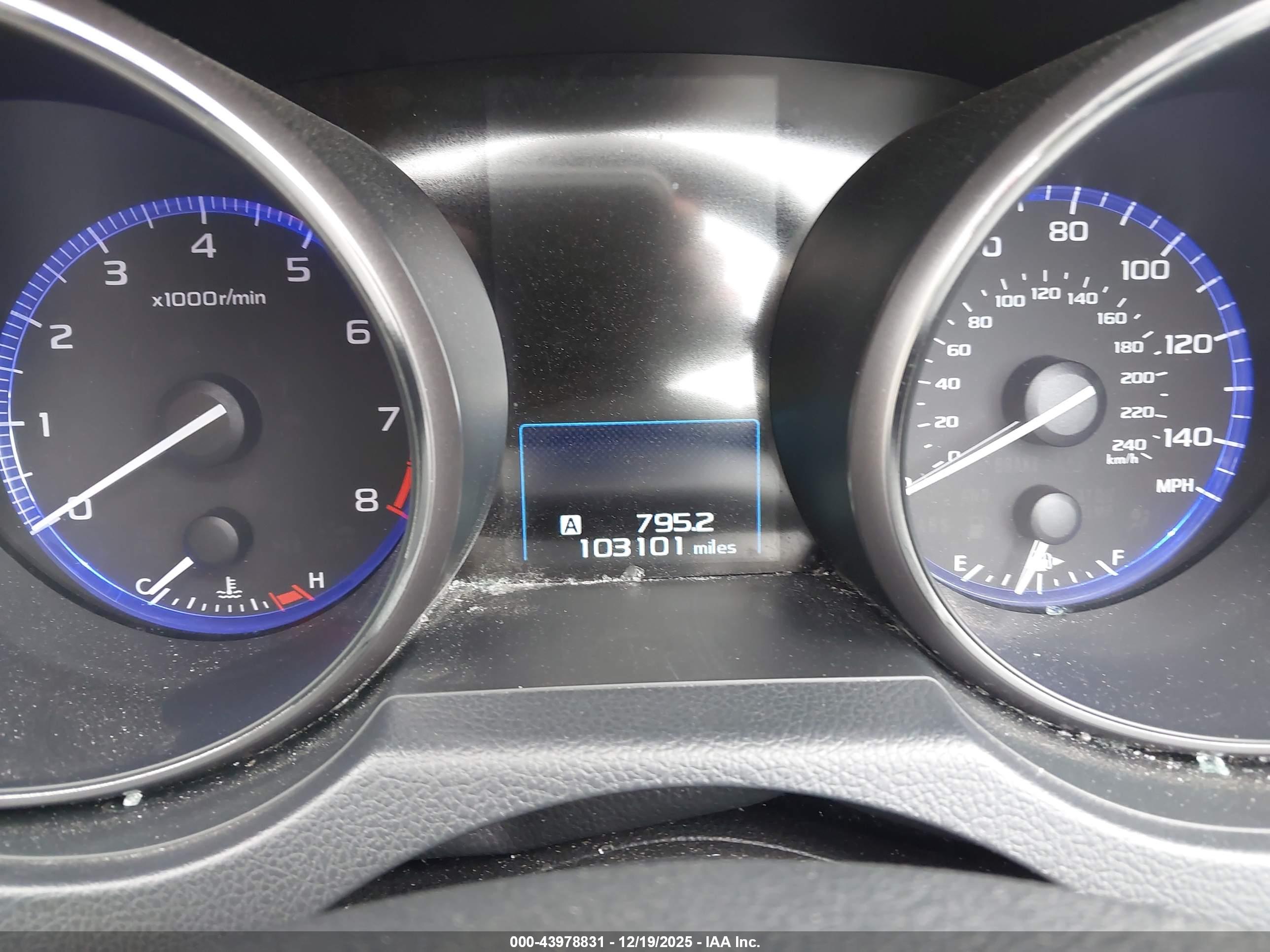 SUBARU OUTBACK image 7