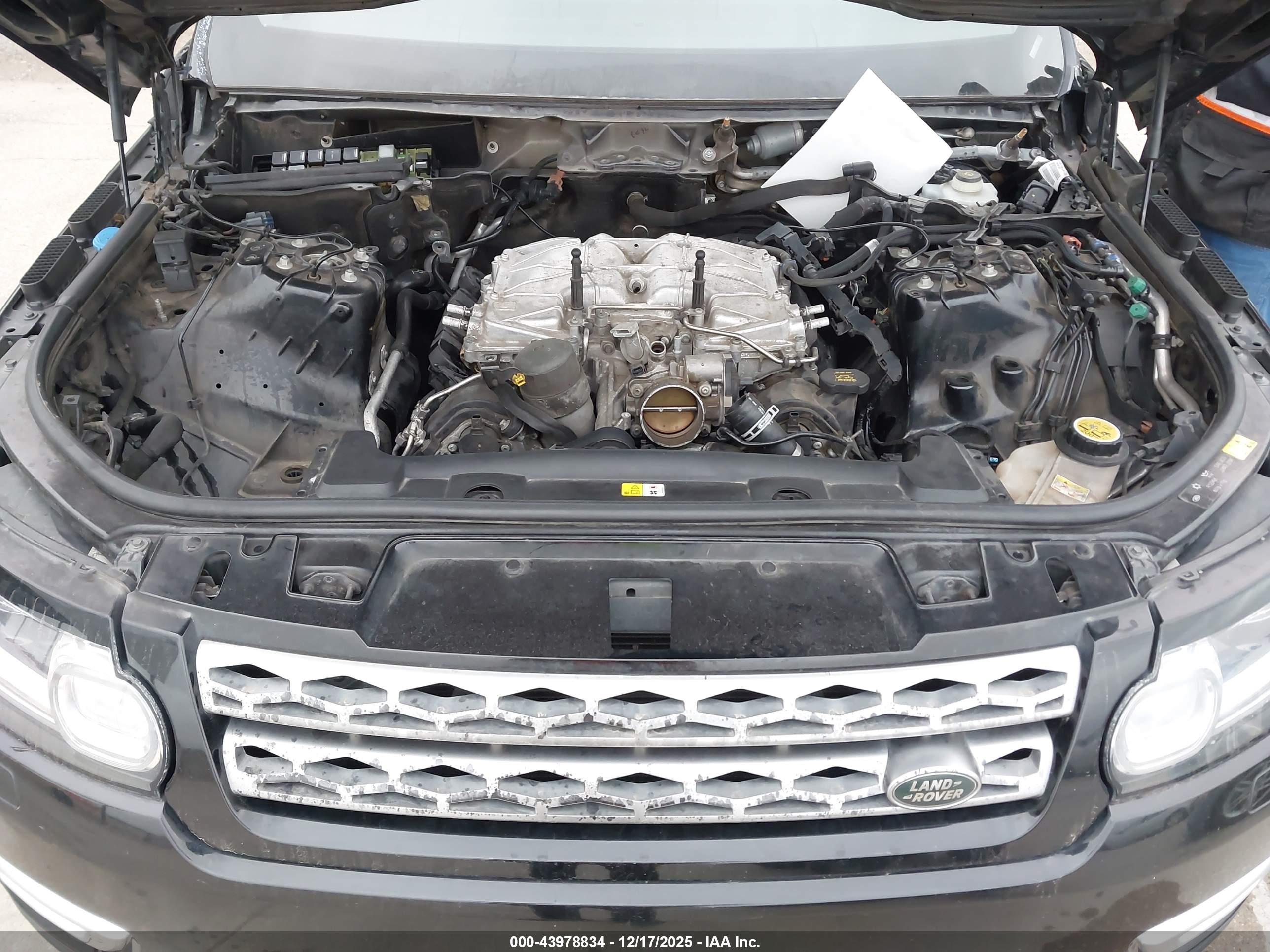 LAND ROVER image 10
