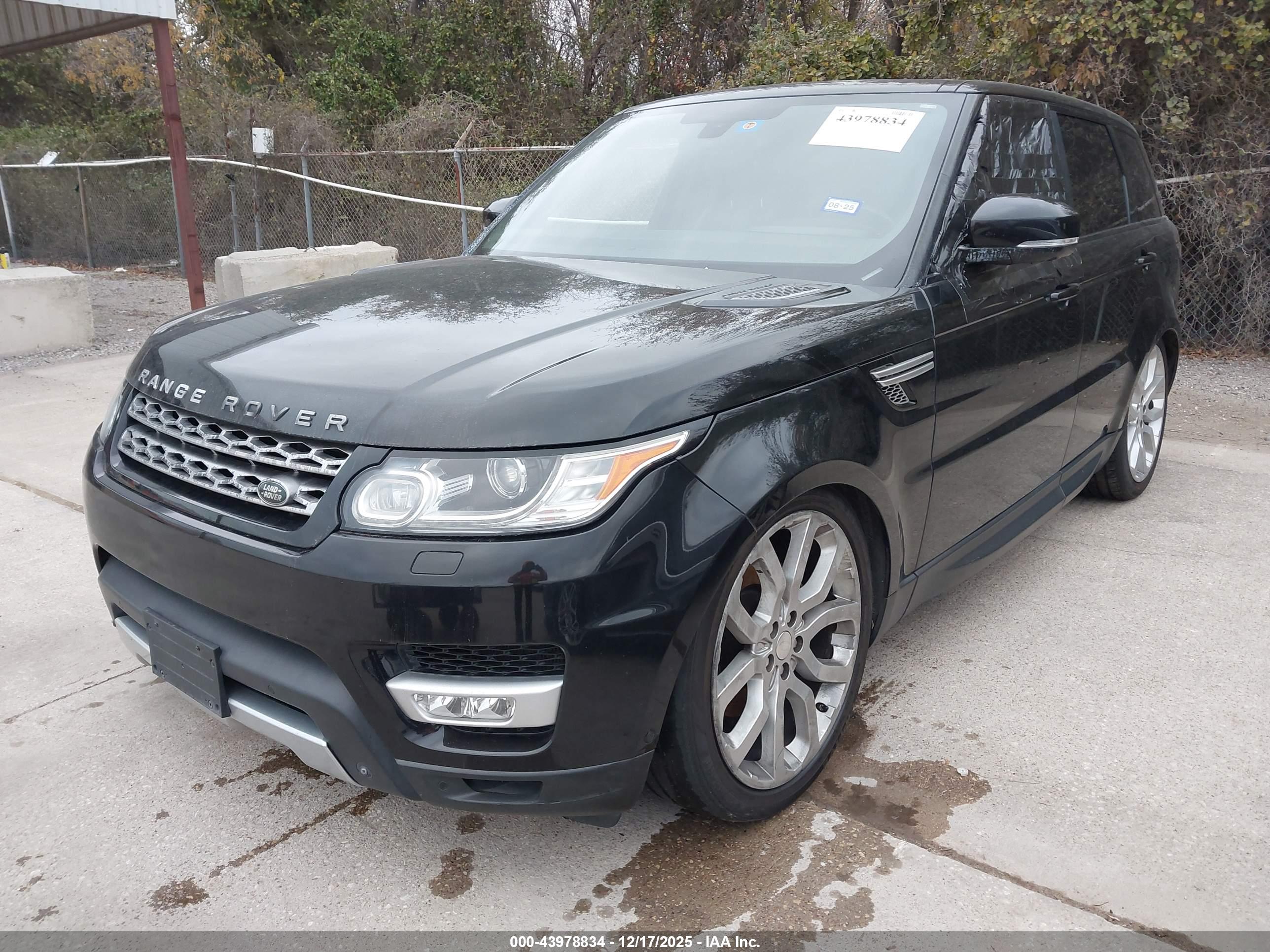 LAND ROVER image 2