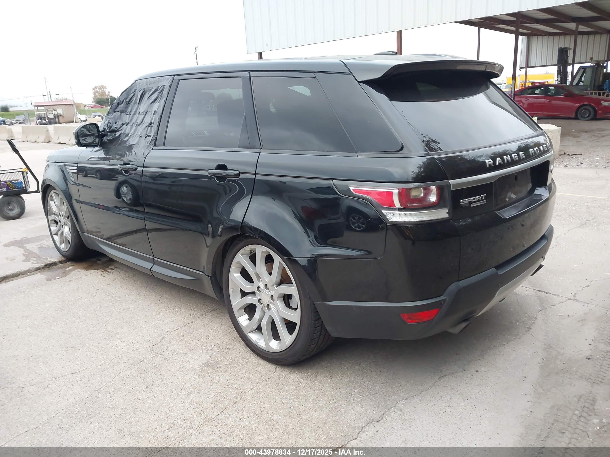 LAND ROVER image 3