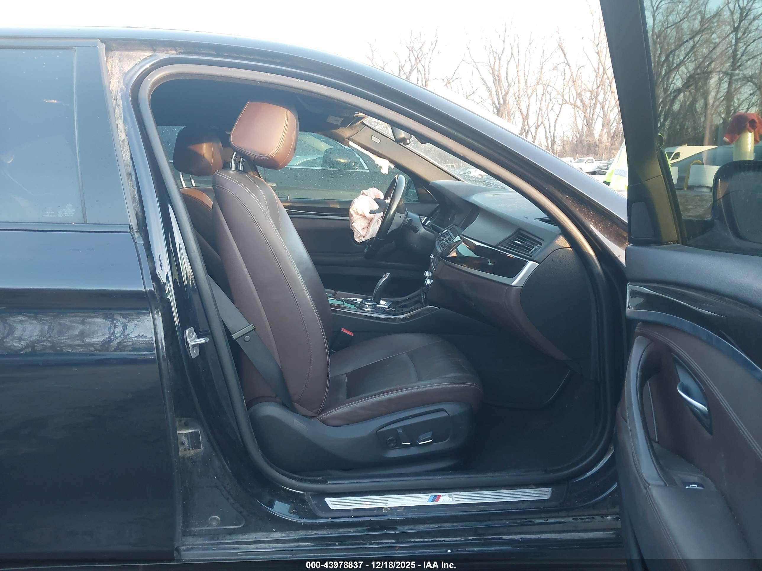 BMW 528I image 5