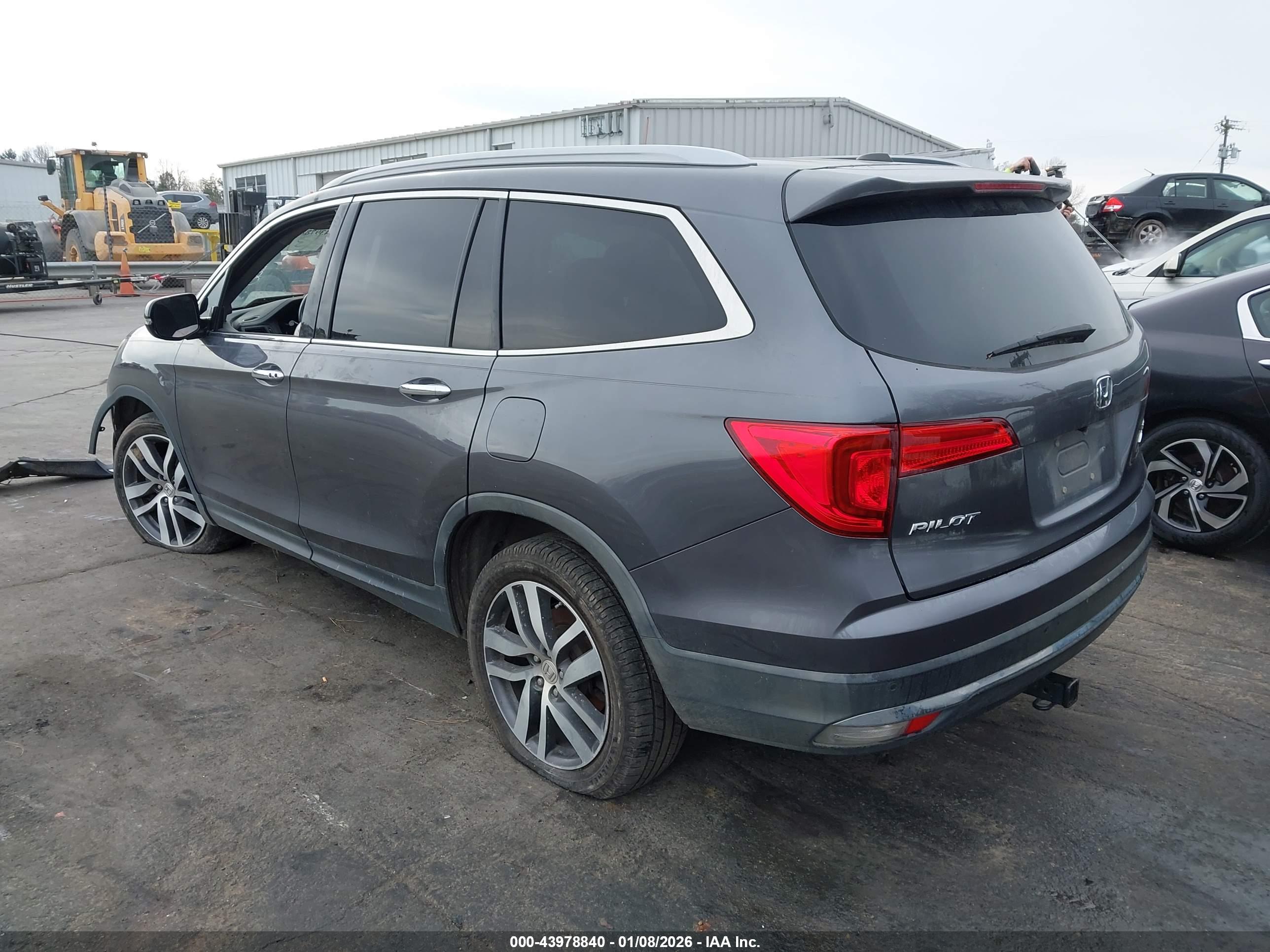 HONDA PILOT image 3