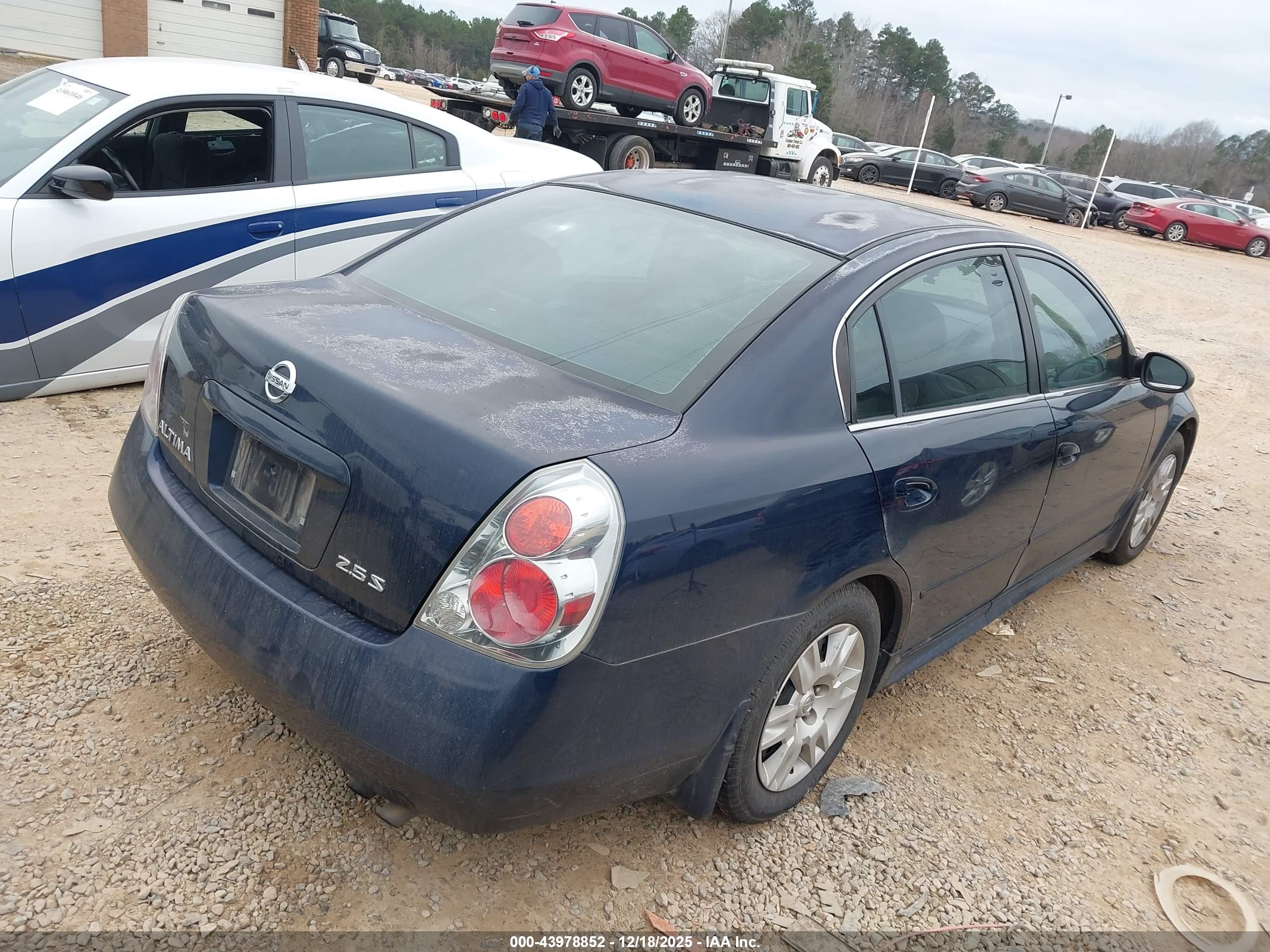 NISSAN ALTIMA image 4