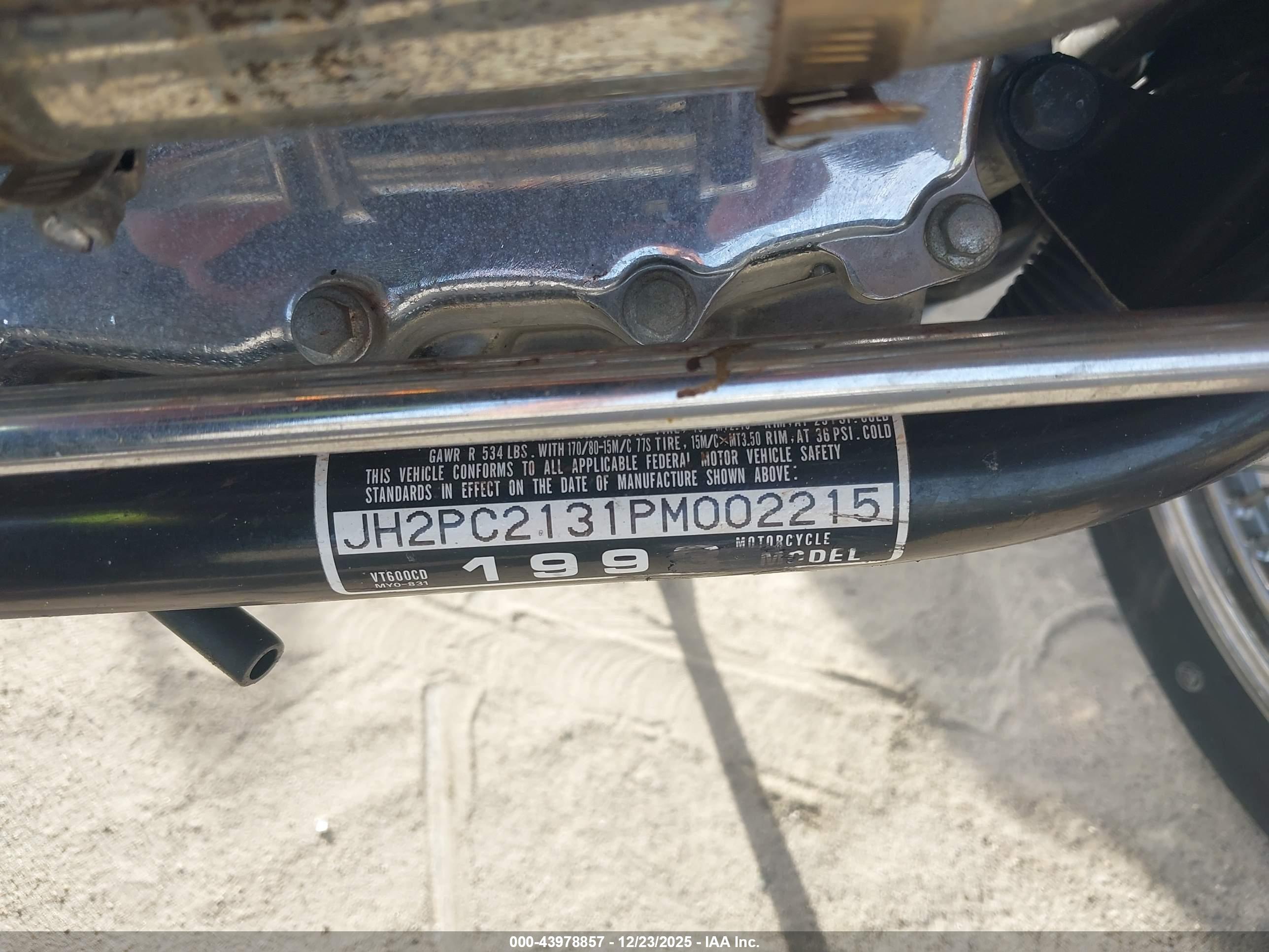 HONDA VT600 image 10