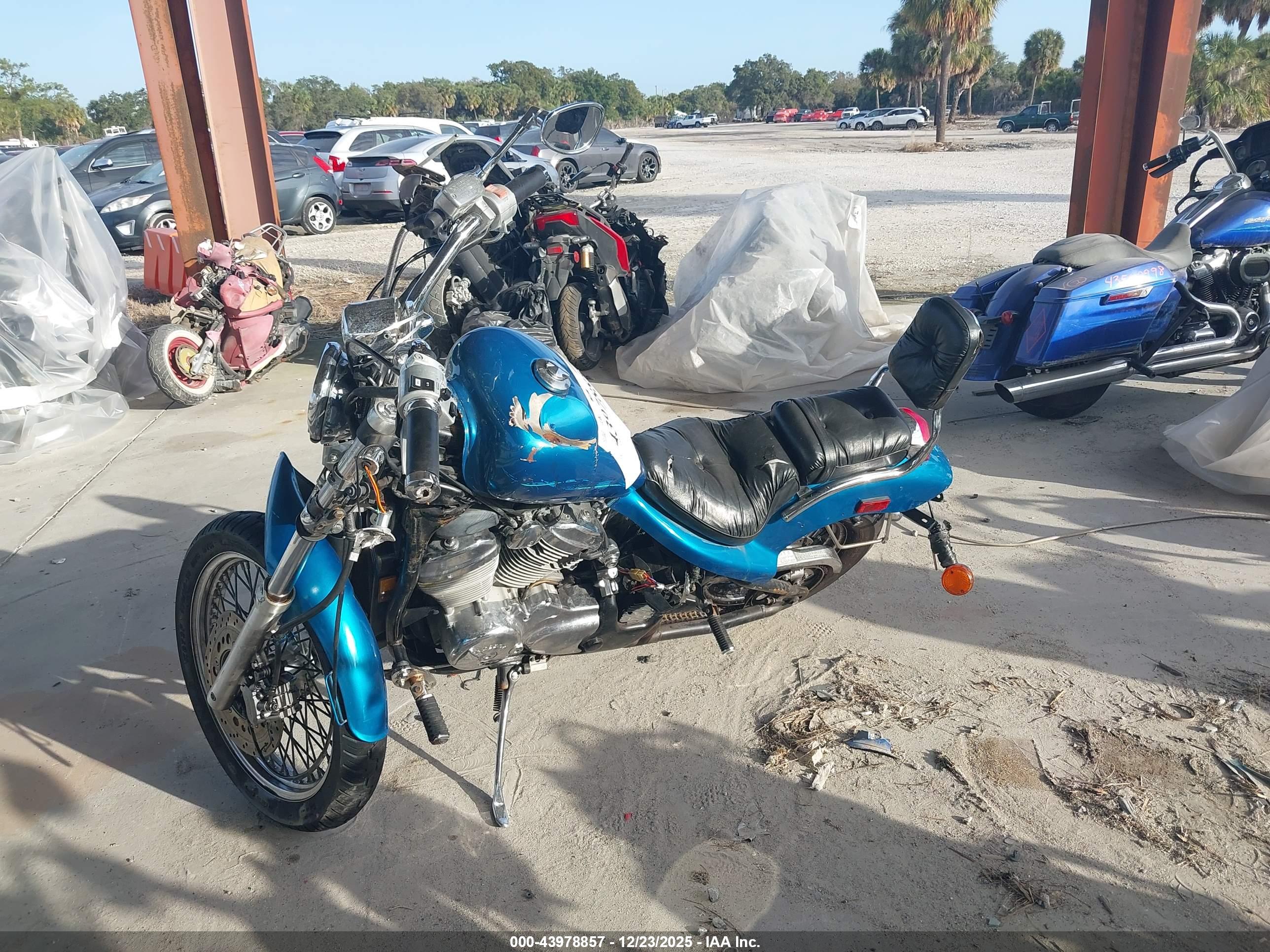 HONDA VT600 image 2