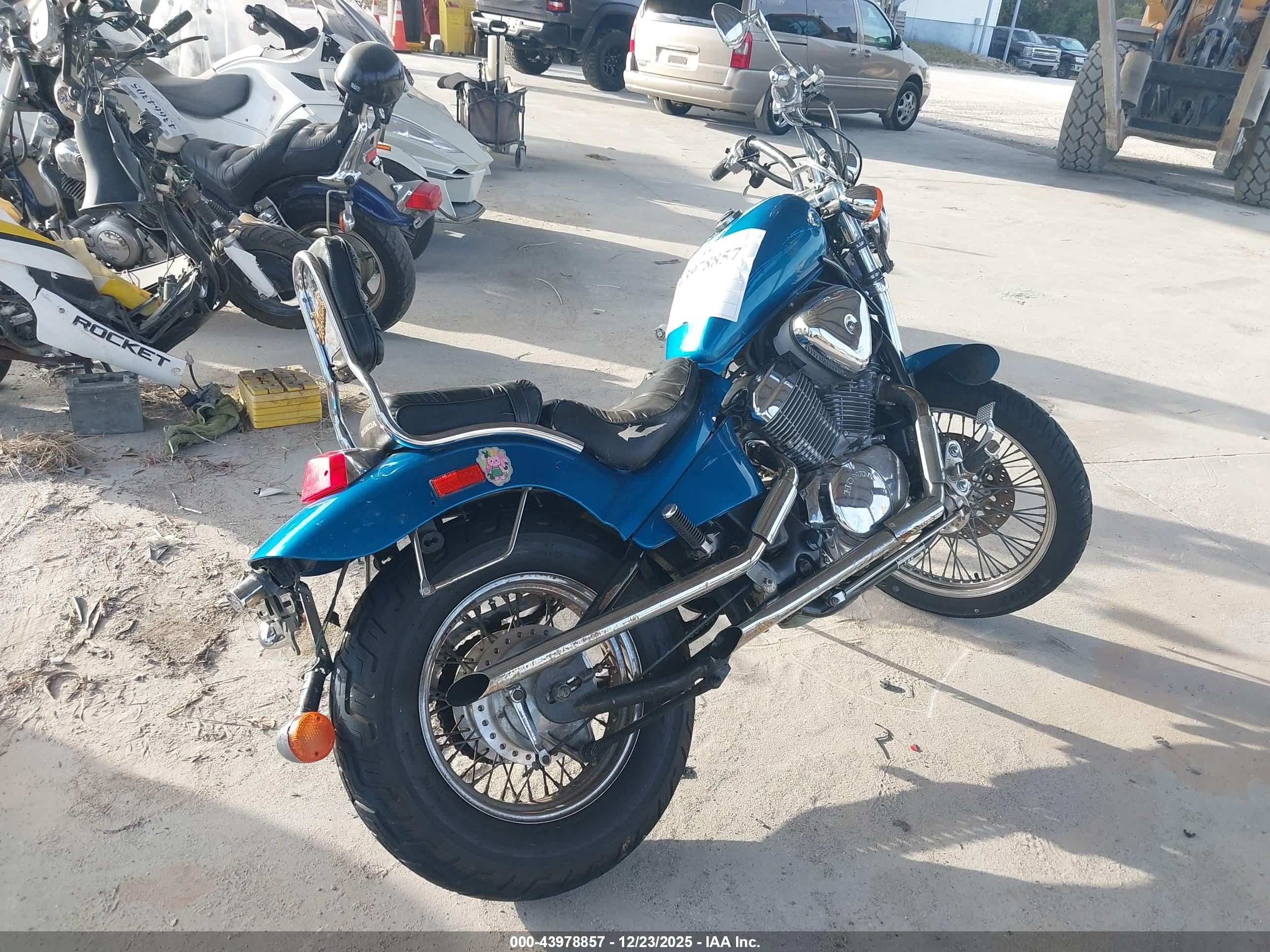 HONDA VT600 image 4